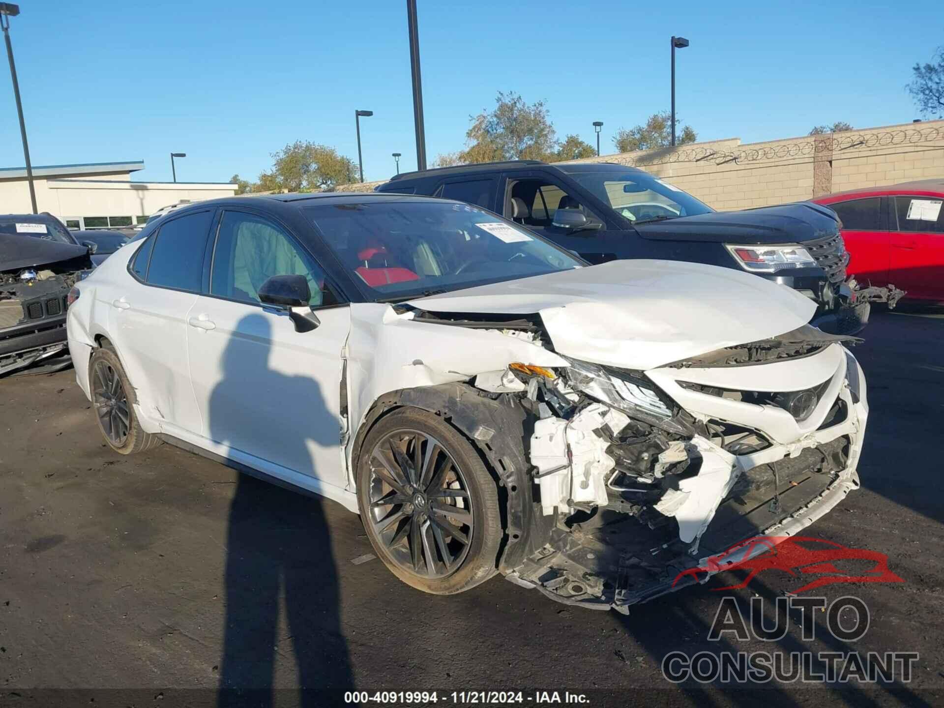 TOYOTA CAMRY 2018 - 4T1B61HK6JU103836