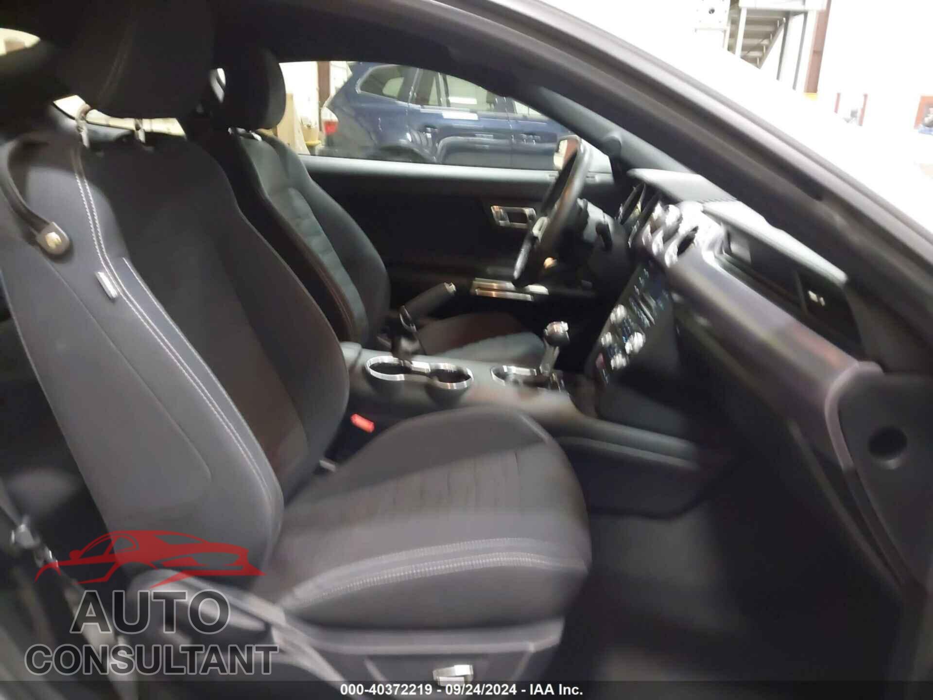 FORD MUSTANG 2017 - 1FA6P8TH9H5227021