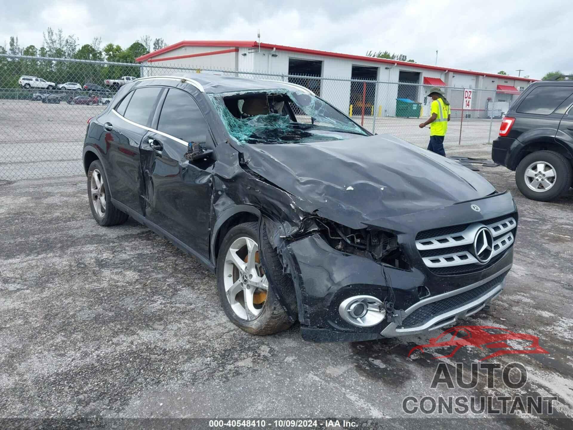 MERCEDES-BENZ GLA 2018 - WDCTG4EB7JJ468615
