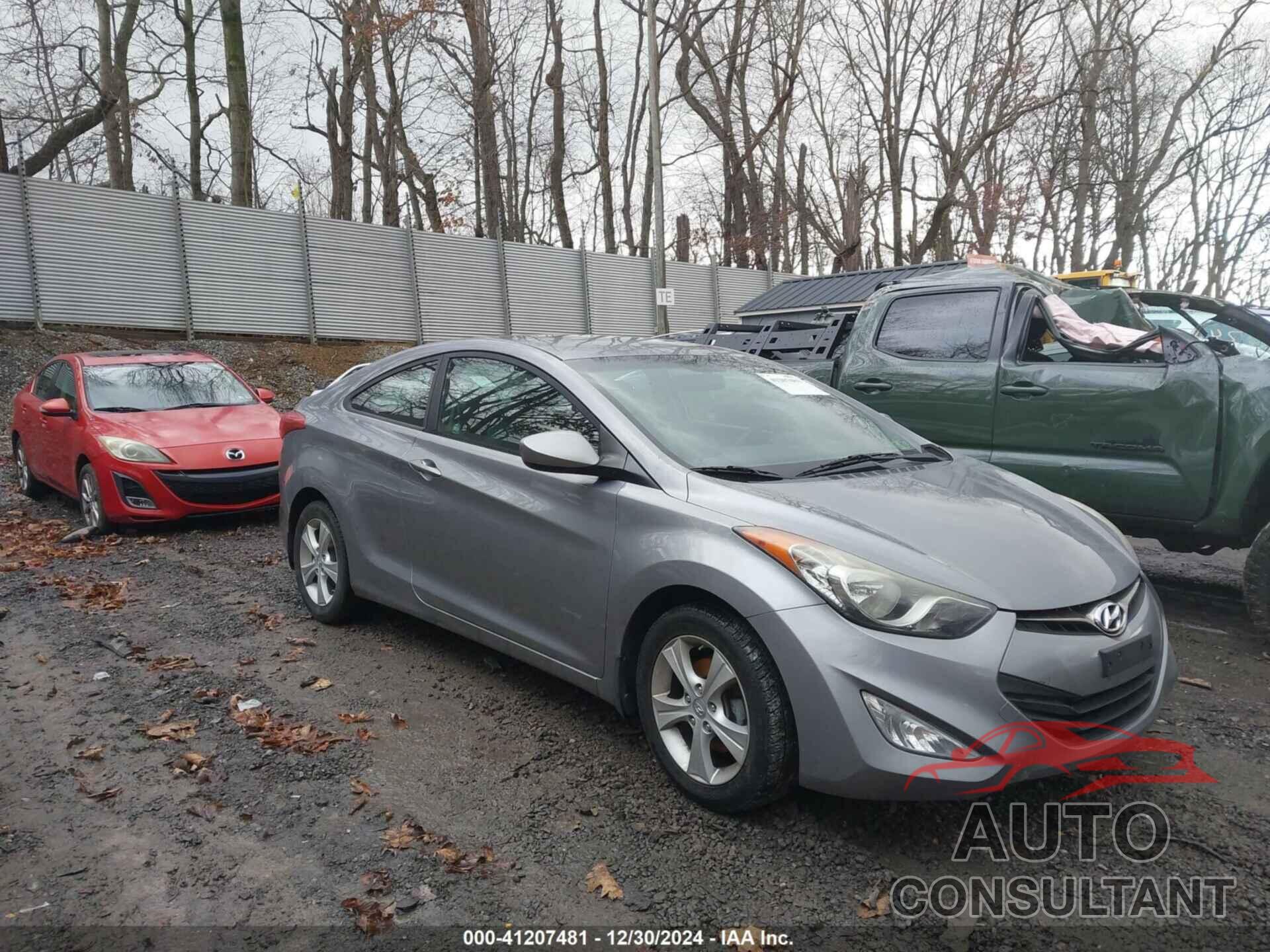 HYUNDAI ELANTRA 2013 - KMHDH6AE3DU012077