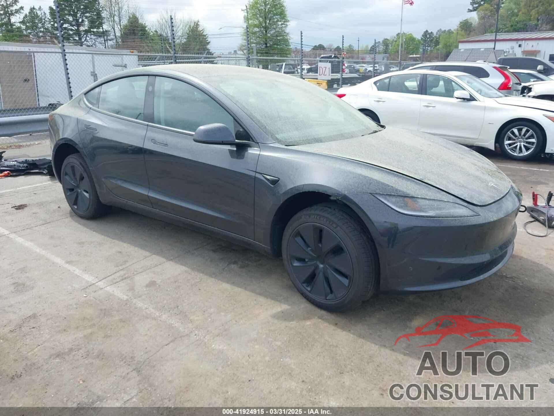 TESLA MODEL 3 2025 - 5YJ3E1EA5SF890621