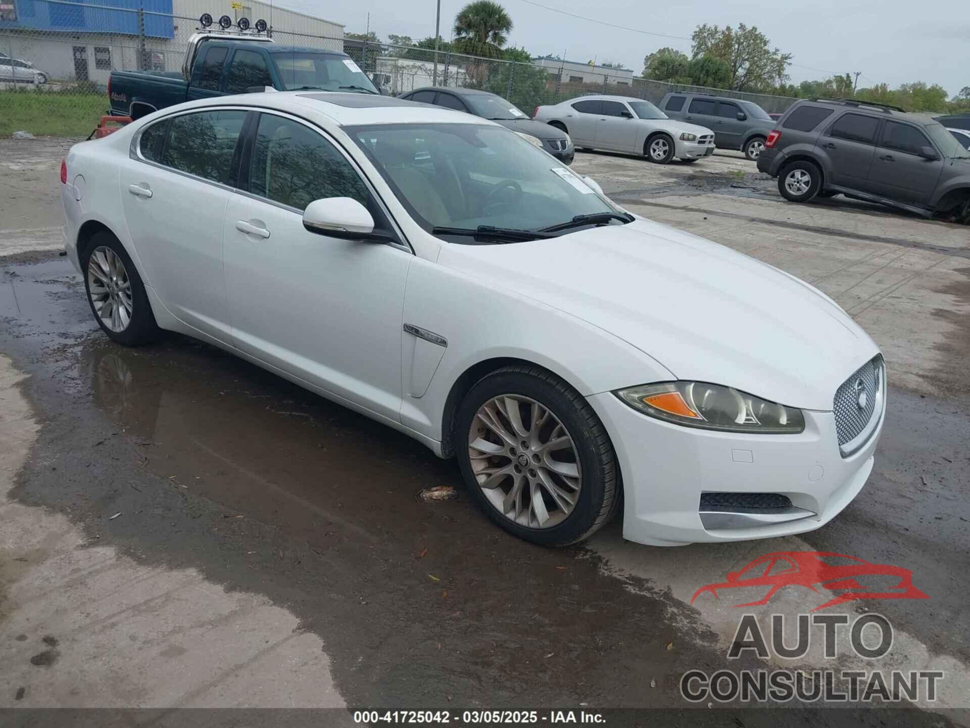 JAGUAR XF 2013 - SAJWA0E78D8S63181