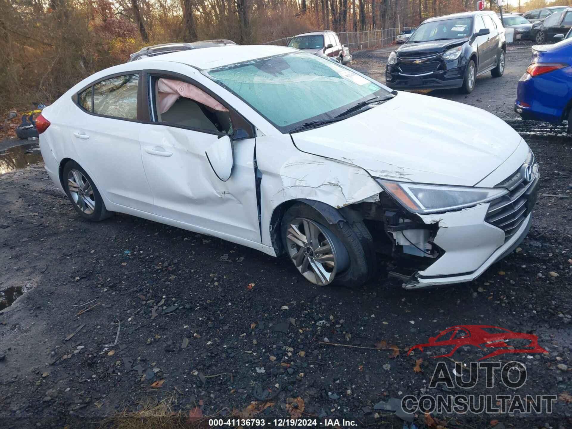 HYUNDAI ELANTRA 2020 - 5NPD84LF0LH592525