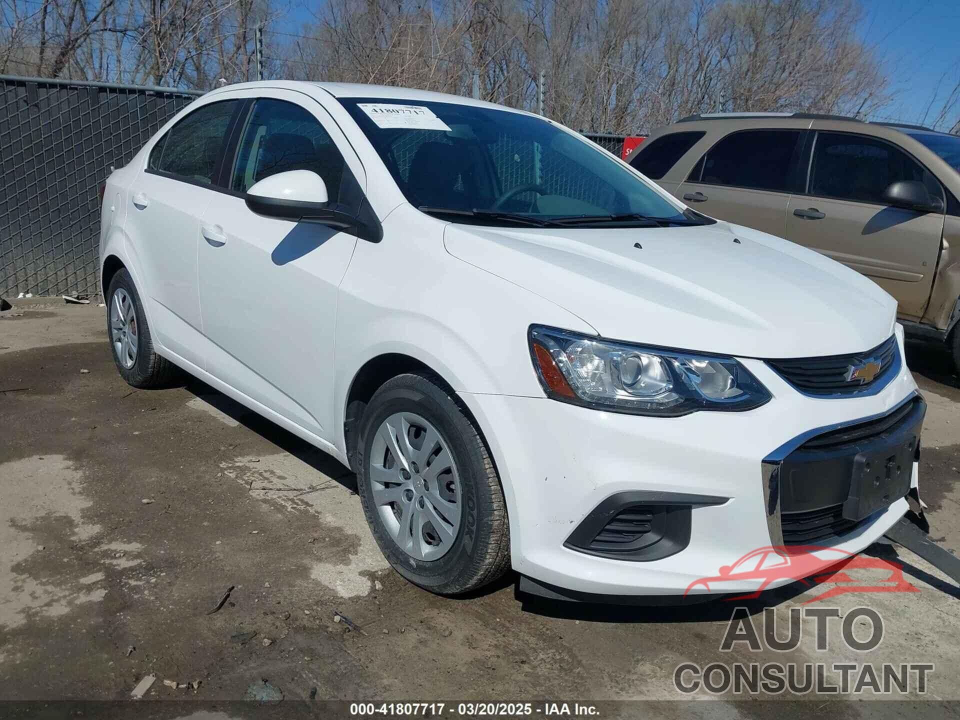 CHEVROLET SONIC 2017 - 1G1JB5SH1H4103424