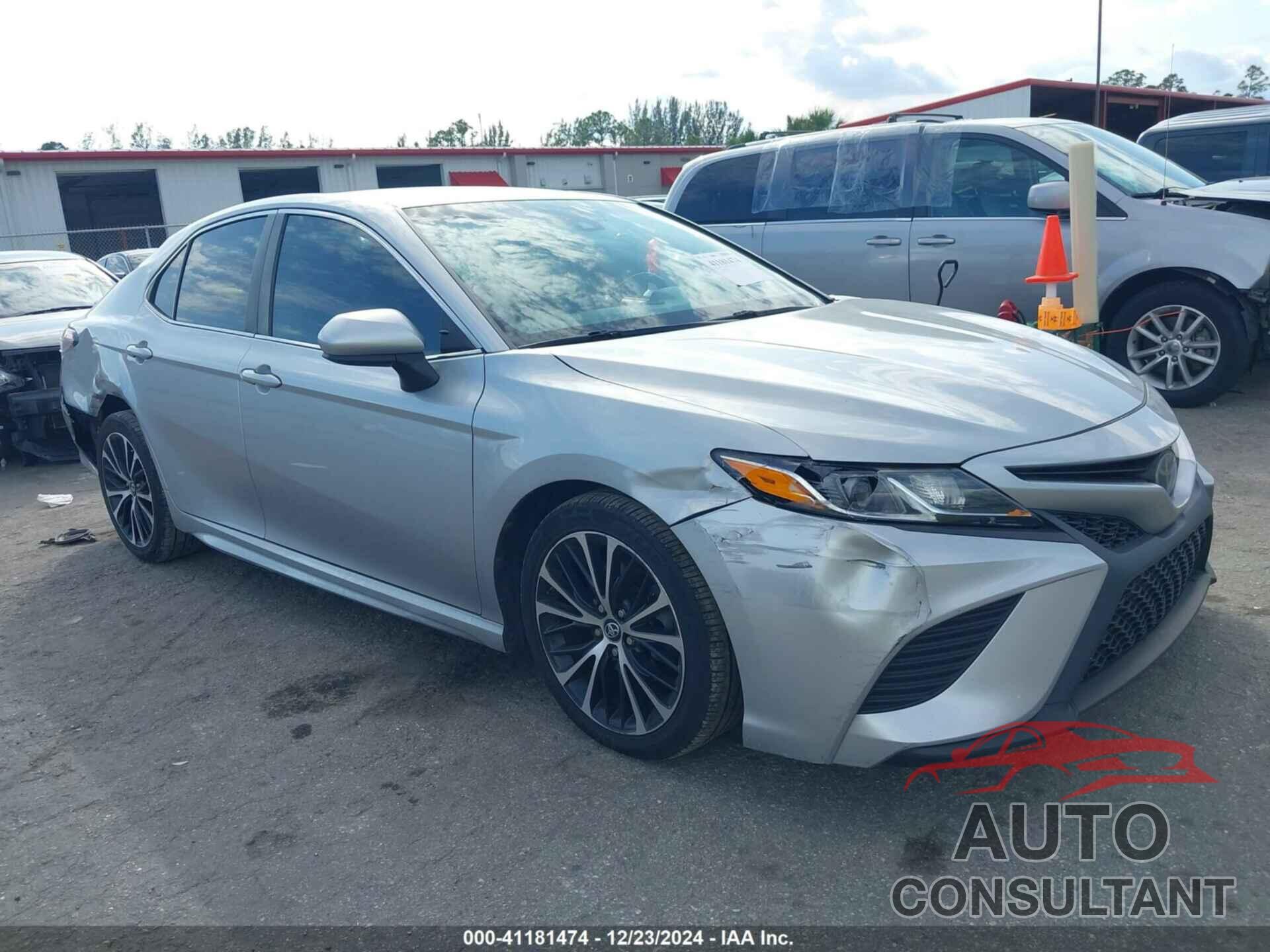 TOYOTA CAMRY 2018 - 4T1B11HK2JU614166