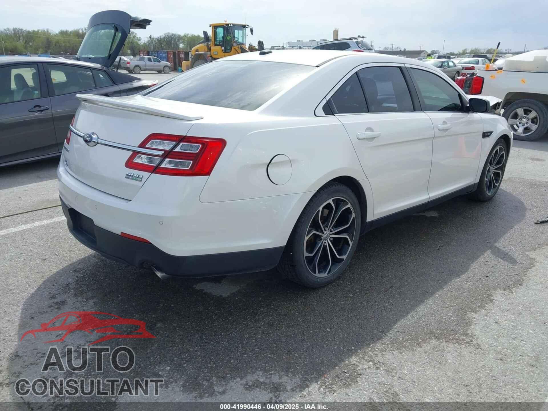 FORD TAURUS 2013 - 1FAHP2KT3DG127975