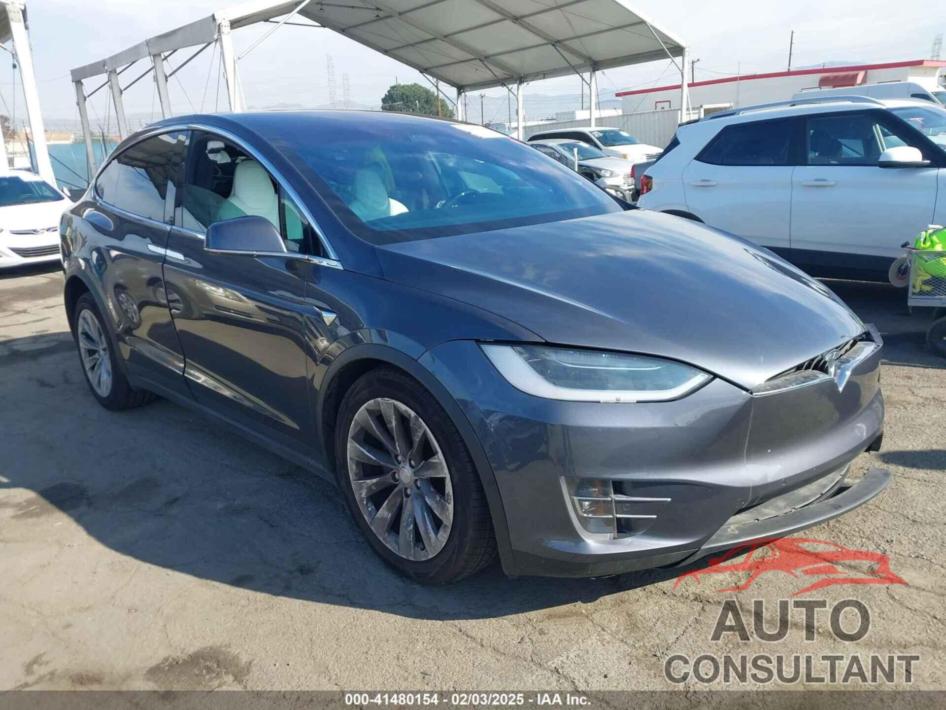 TESLA MODEL X 2018 - 5YJXCBE2XJF111959