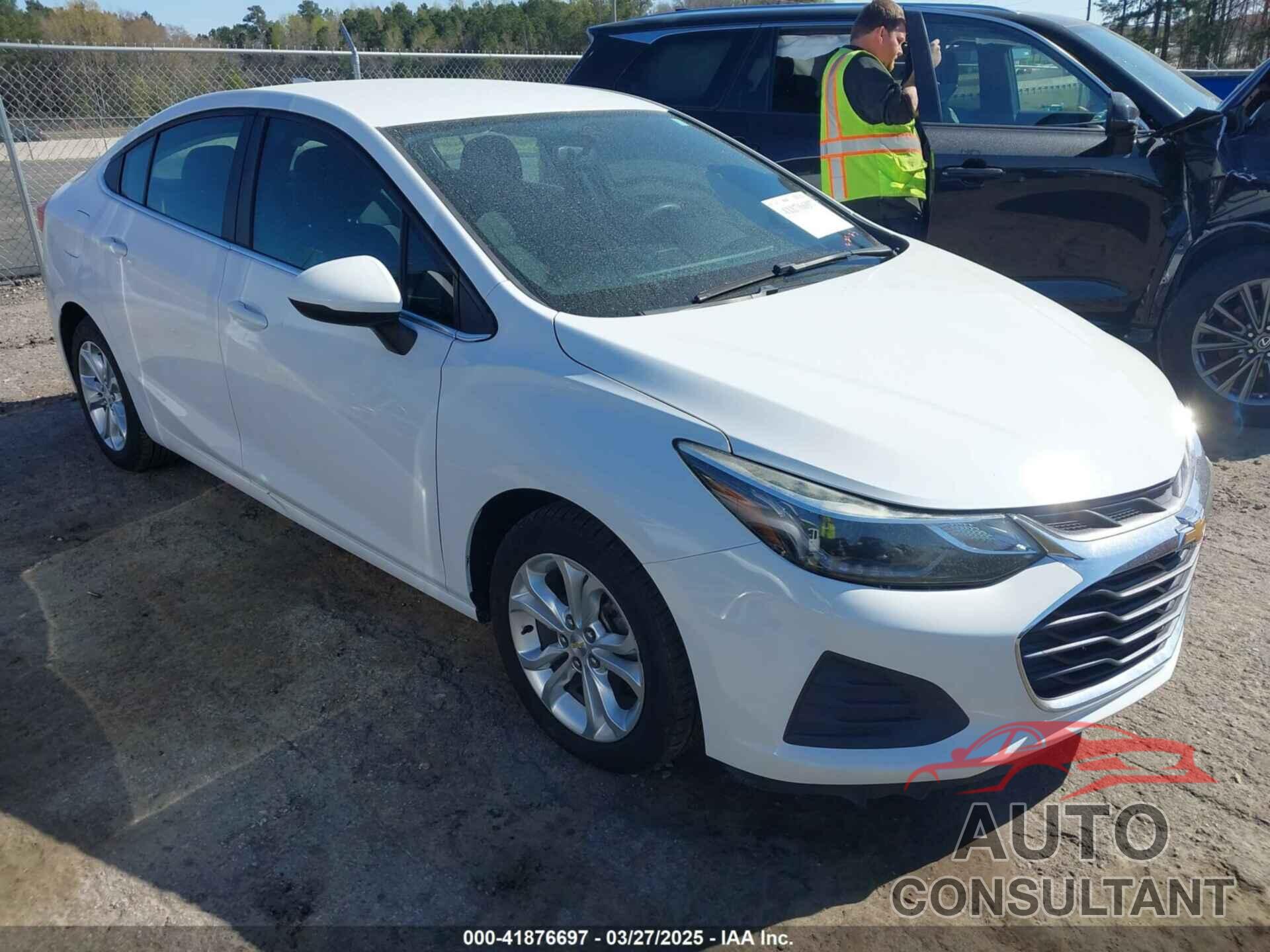 CHEVROLET CRUZE 2019 - 1G1BE5SM4K7109426