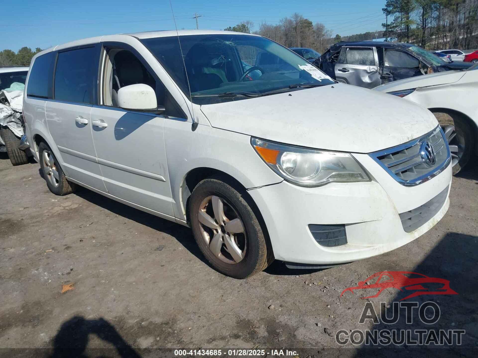 VOLKSWAGEN ROUTAN 2010 - 2V4RW5DX9AR324944