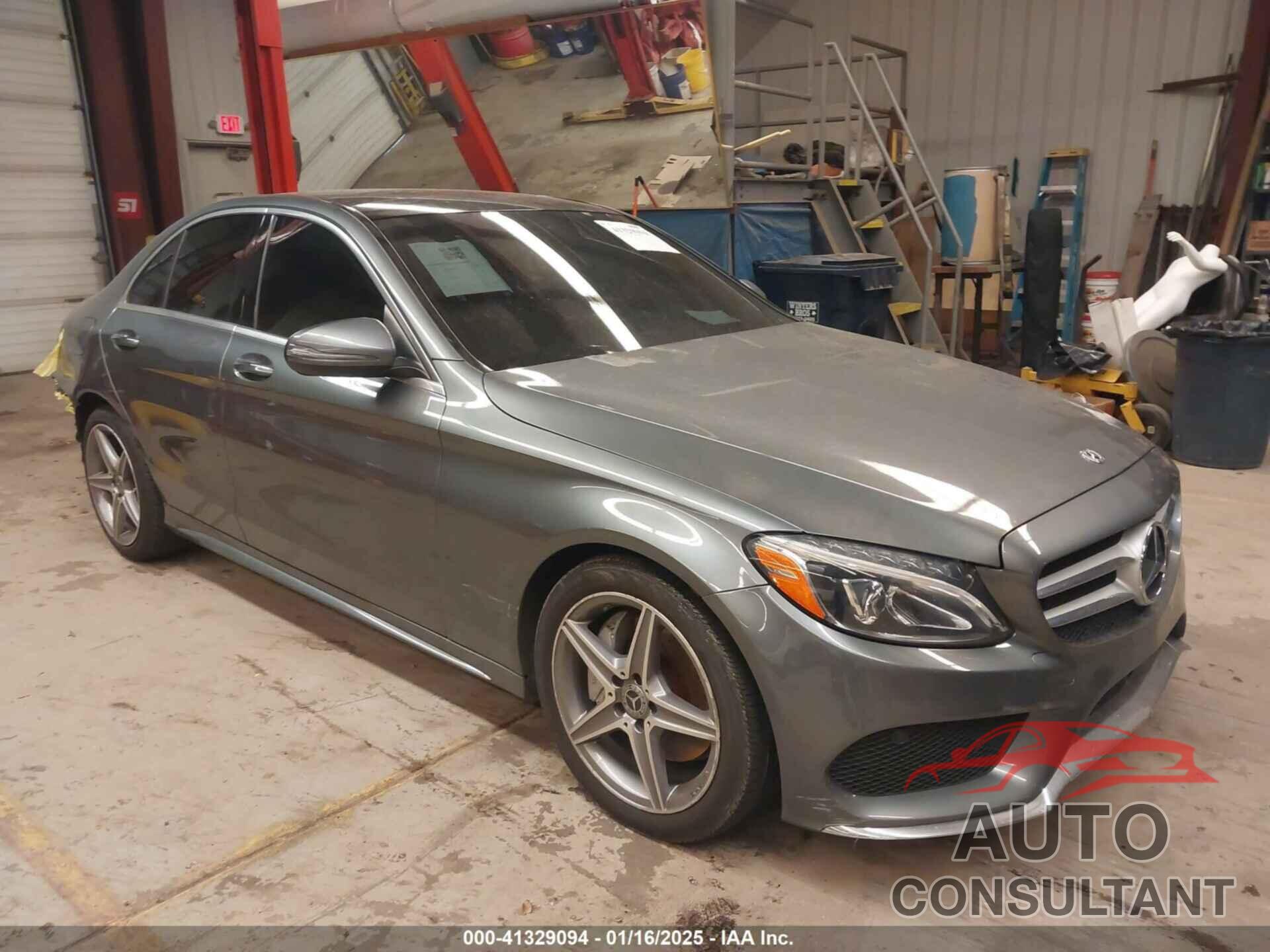 MERCEDES-BENZ C 300 2018 - 55SWF4KB0JU272175