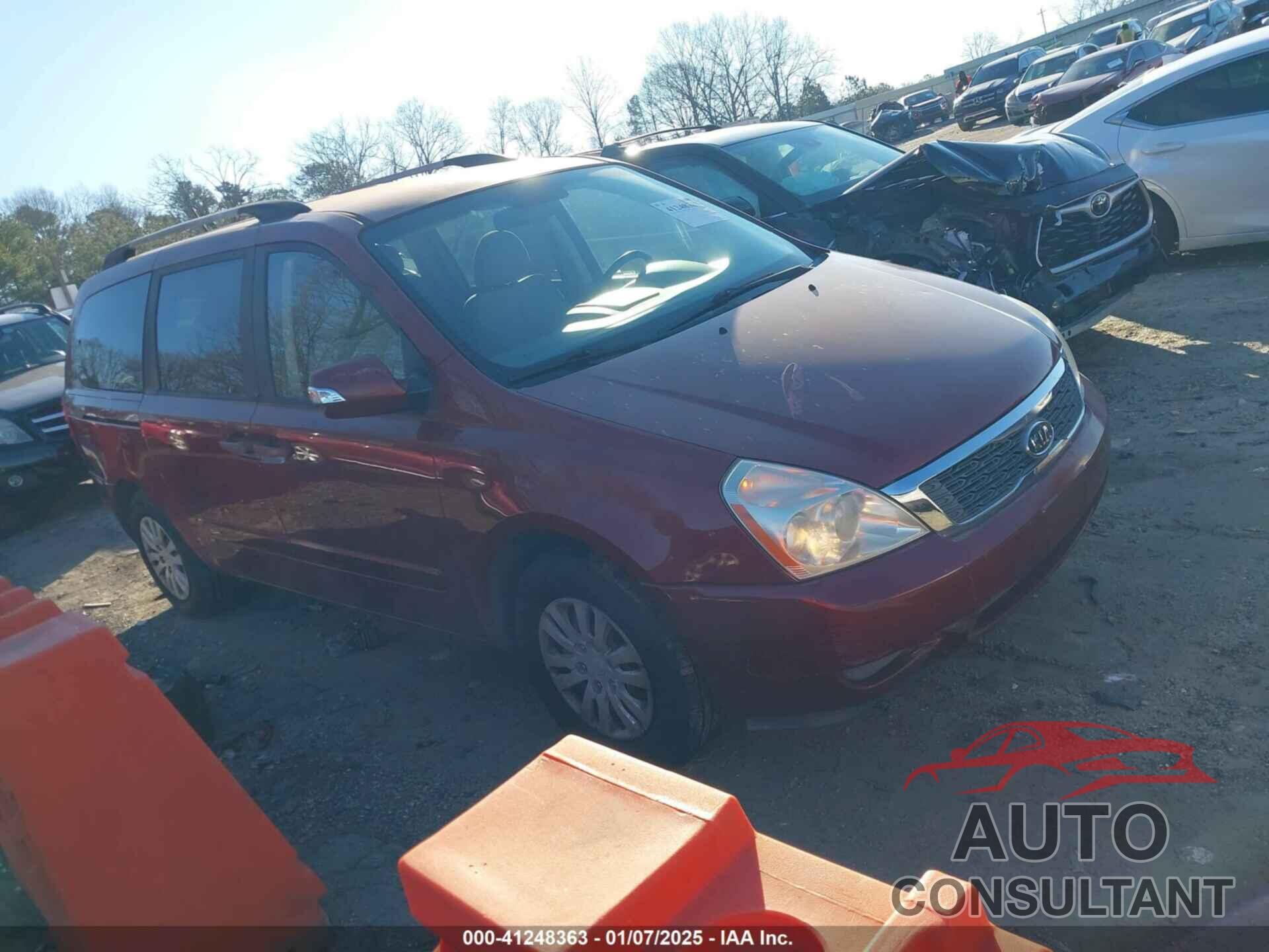 KIA SEDONA 2011 - KNDMG4C71B6403756