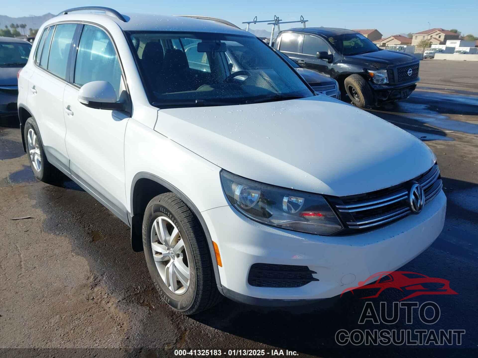 VOLKSWAGEN TIGUAN 2015 - WVGBV7AX1FW603135