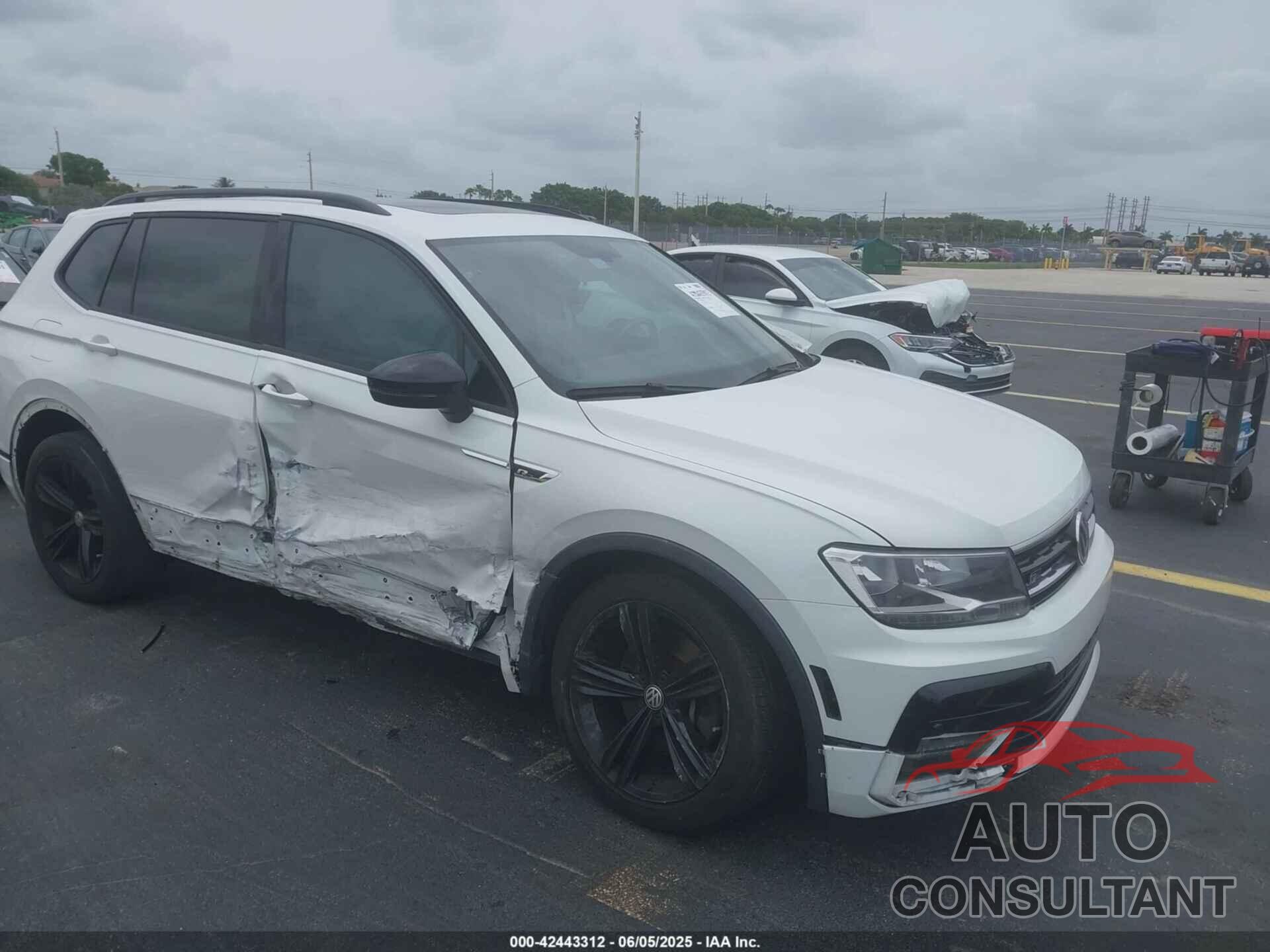 VOLKSWAGEN TIGUAN 2019 - 3VV3B7AX2KM098204