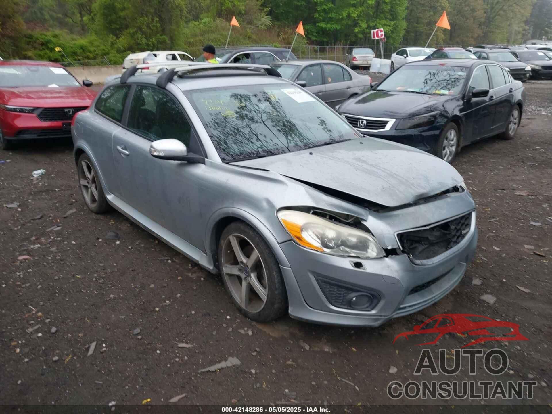 VOLVO C30 2011 - YV1672MK0B2208264