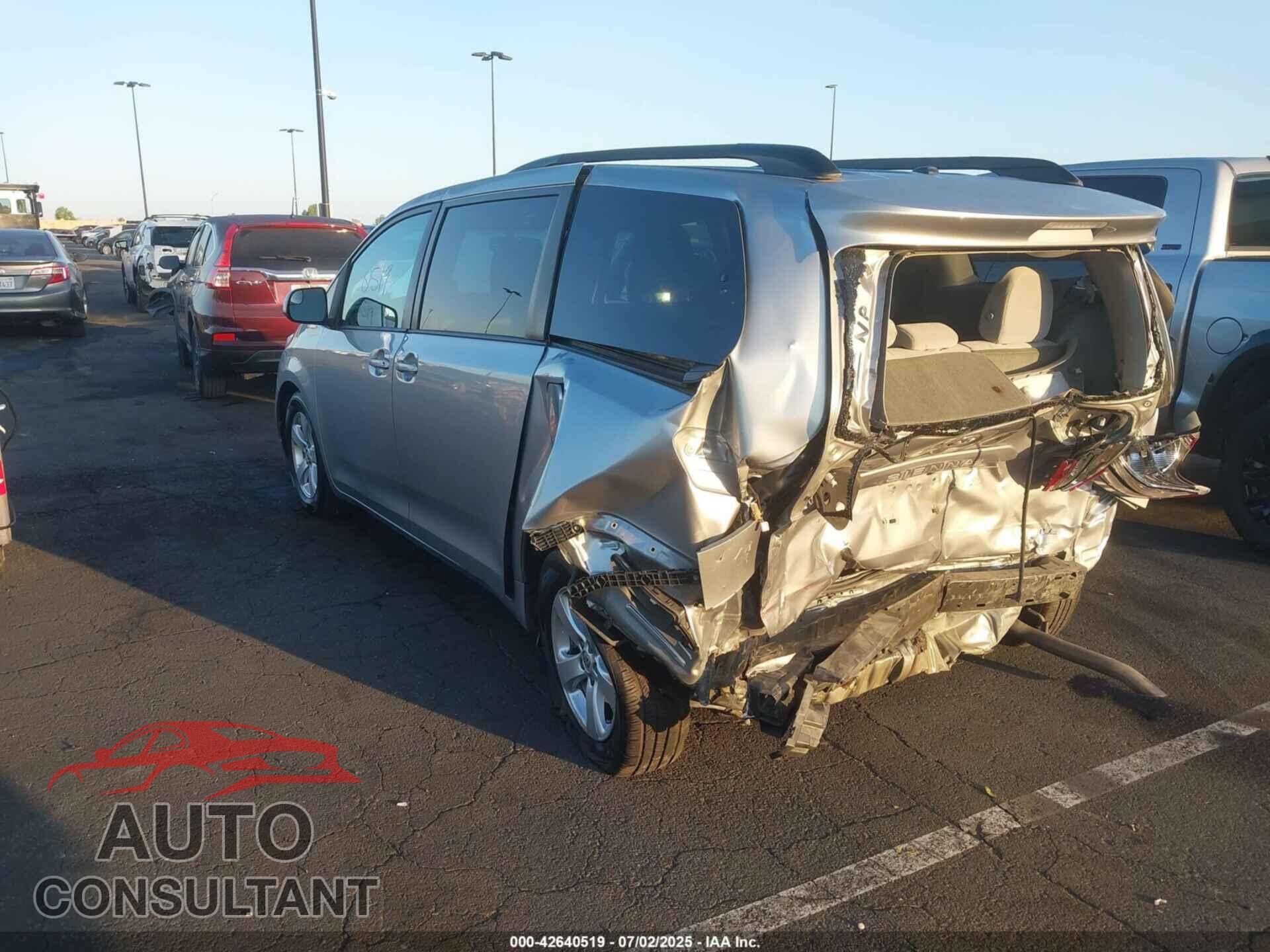 TOYOTA SIENNA 2017 - 5TDKZ3DC2HS856414