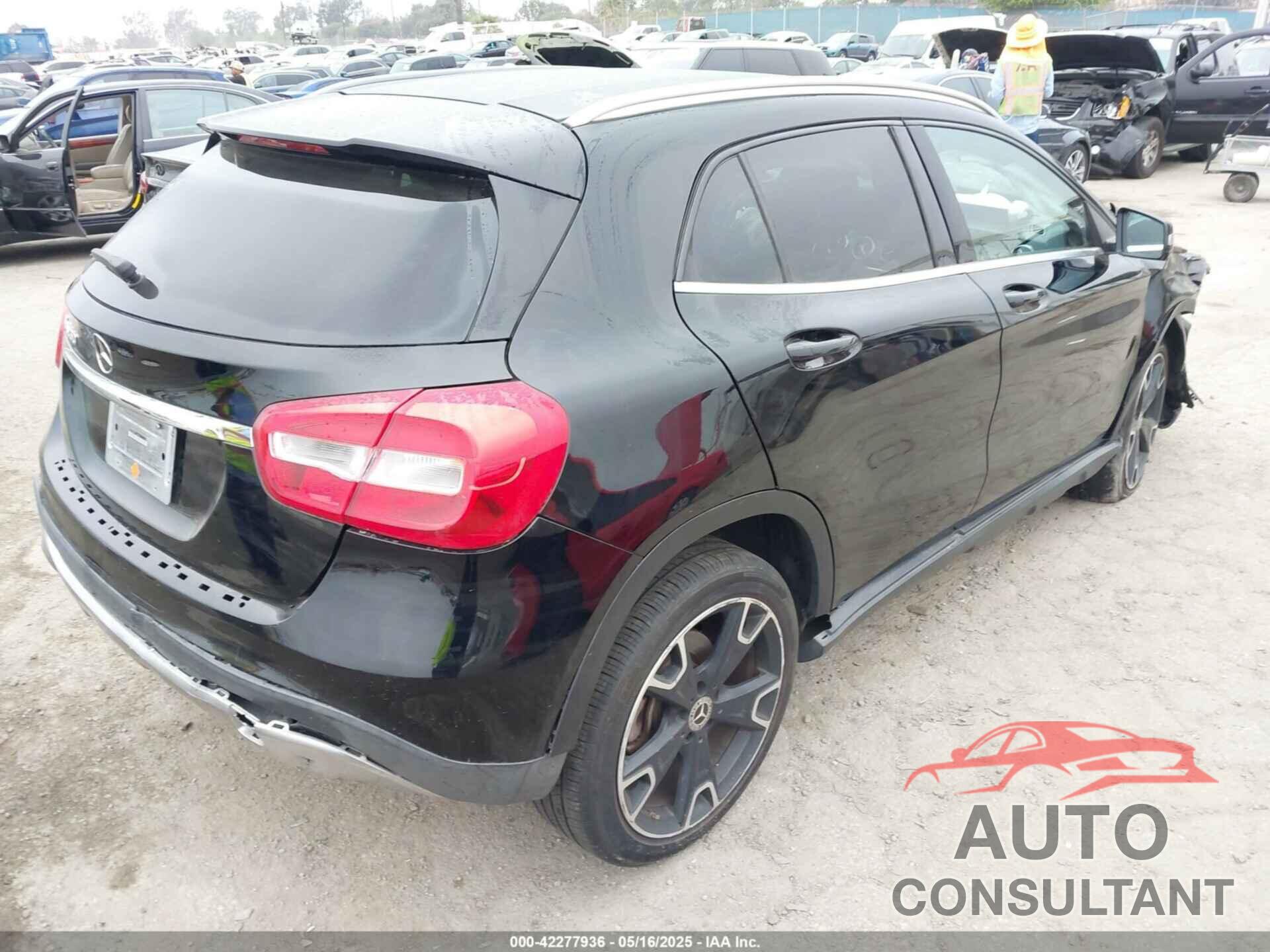 MERCEDES-BENZ GLA 250 2020 - WDCTG4EB7LJ649622
