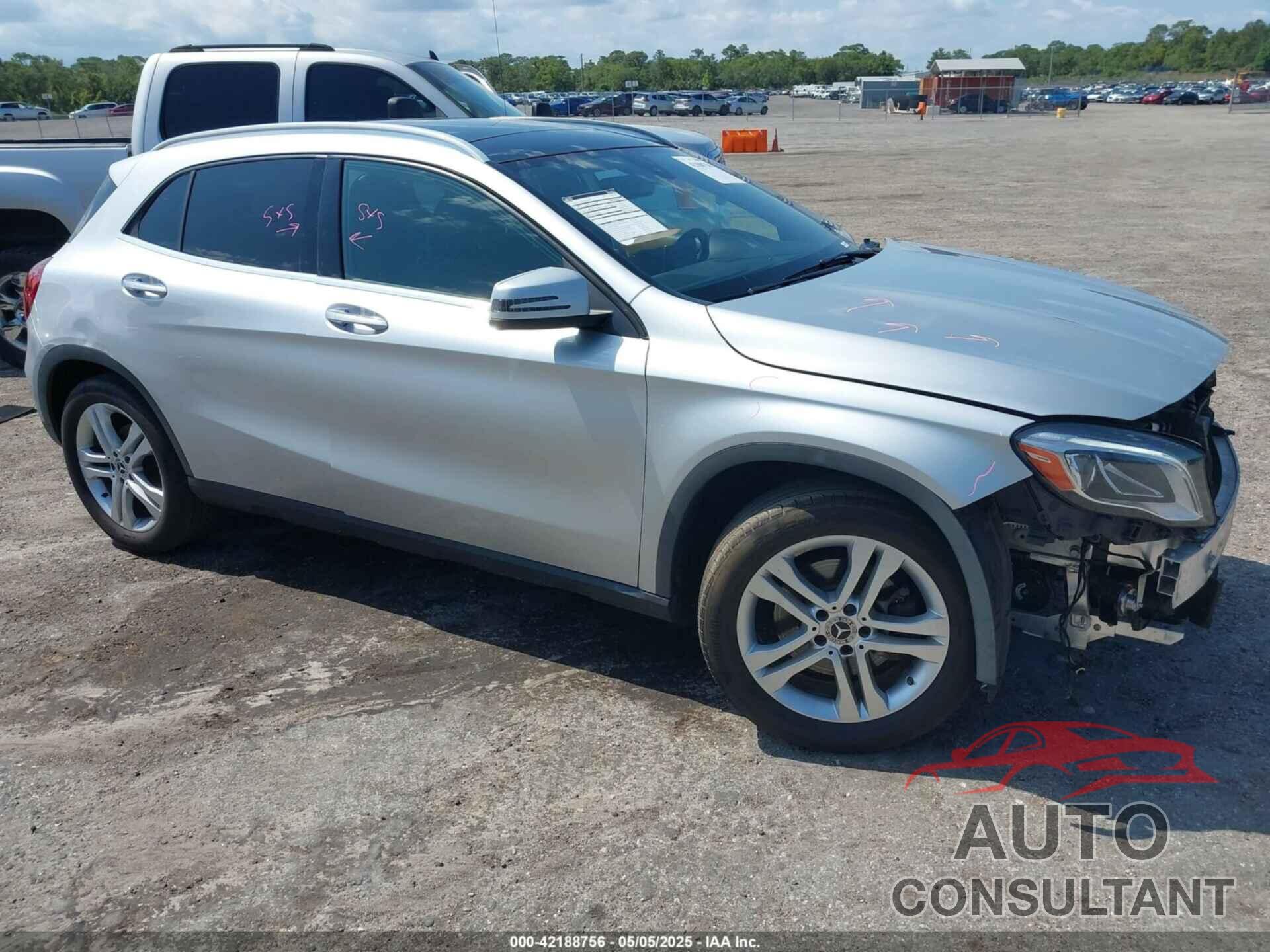 MERCEDES-BENZ GLA 250 2019 - WDCTG4EB6KU000469