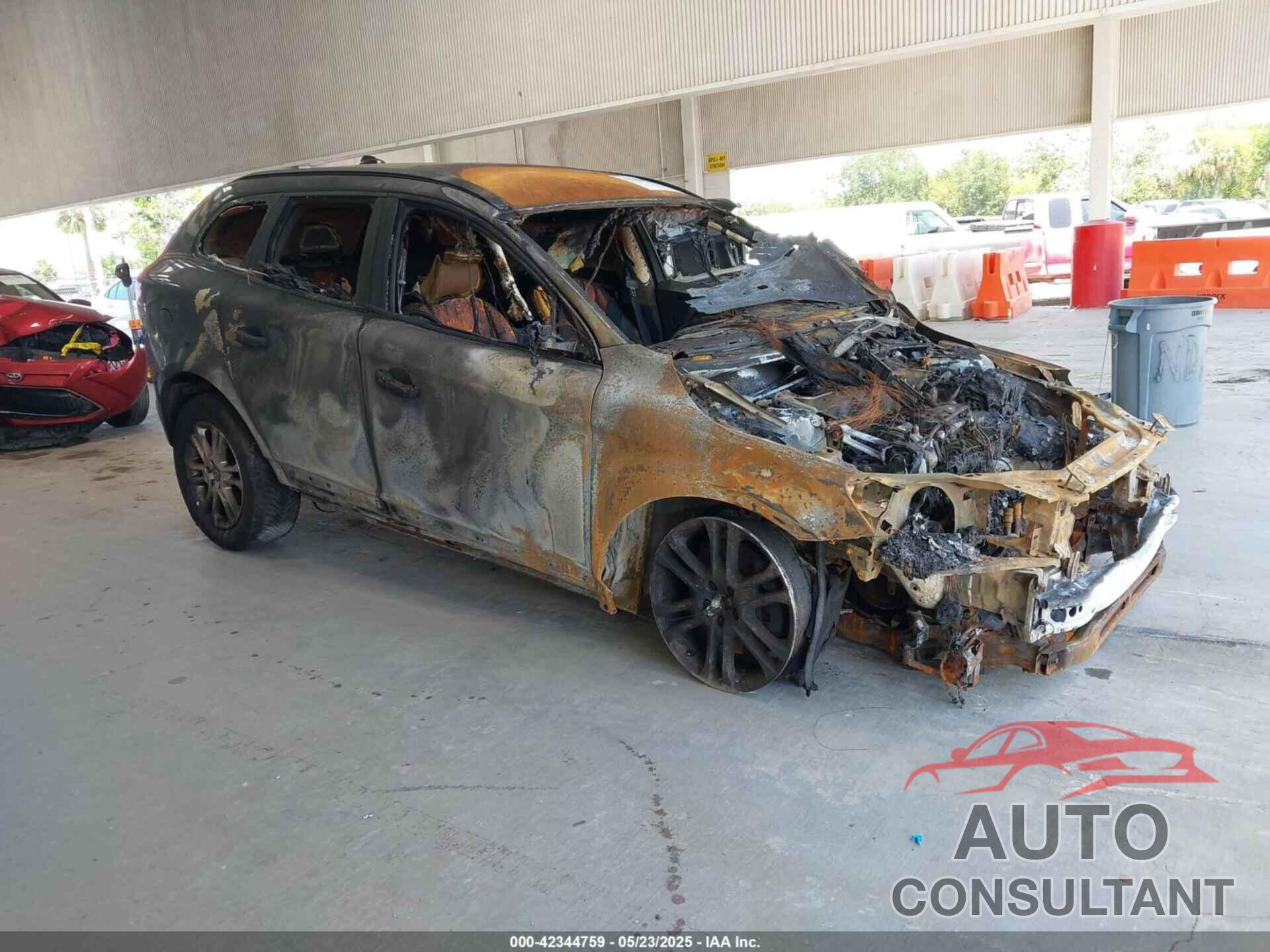 VOLVO XC60 2015 - YV440MDJ5F2681052