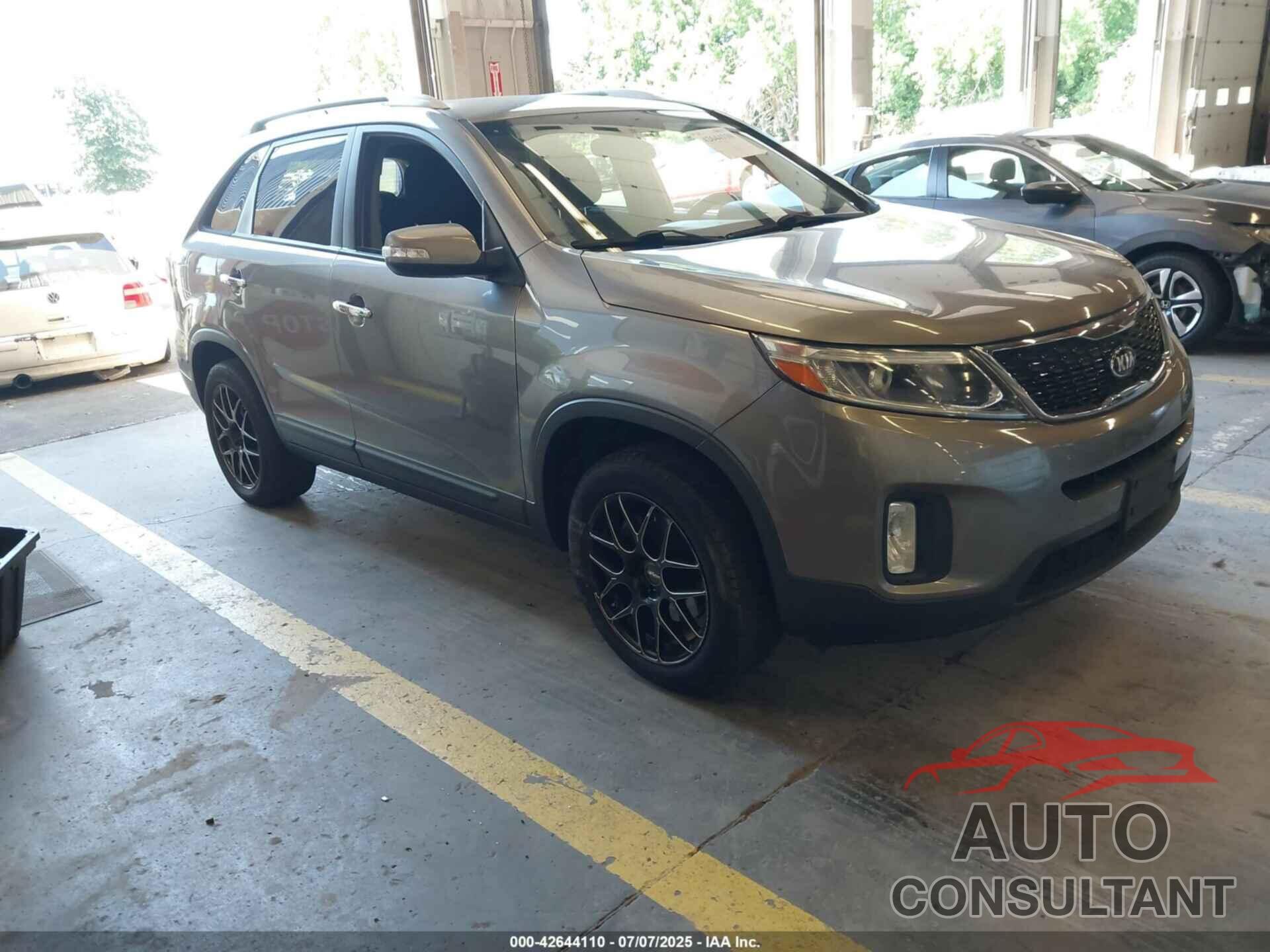 KIA SORENTO 2015 - 5XYKT4A72FG557157