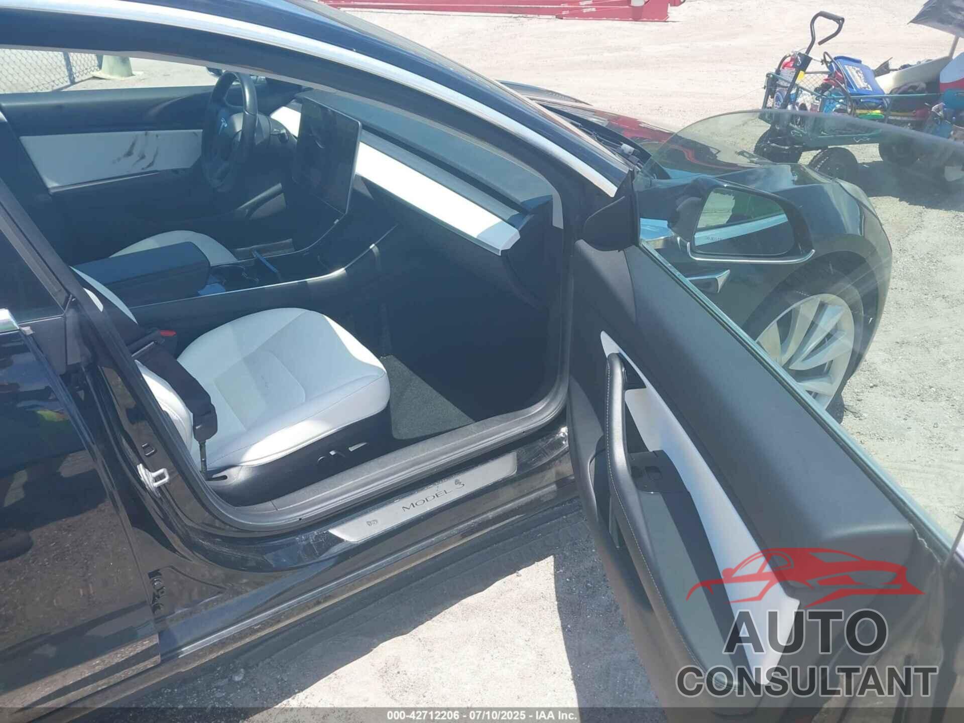 TESLA MODEL 3 2019 - 5YJ3E1EB8KF393295