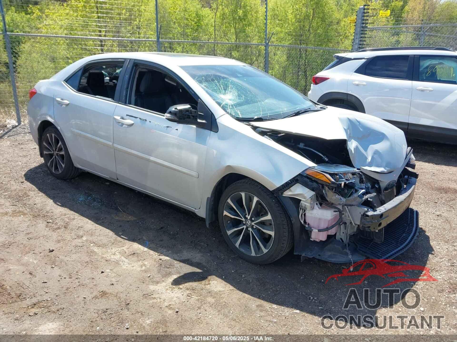 TOYOTA COROLLA 2018 - 2T1BURHEXJC122289