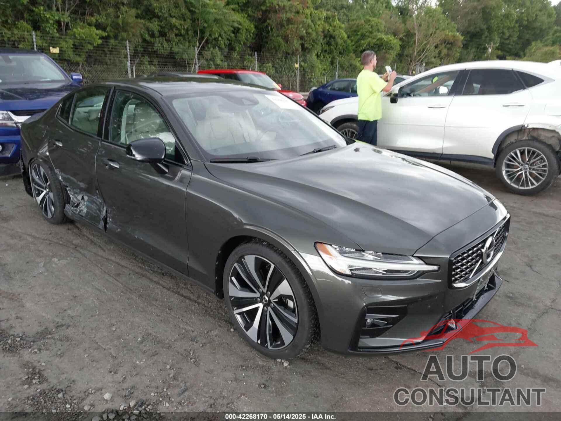 VOLVO S60 2022 - 7JRL12FZ0NG154042