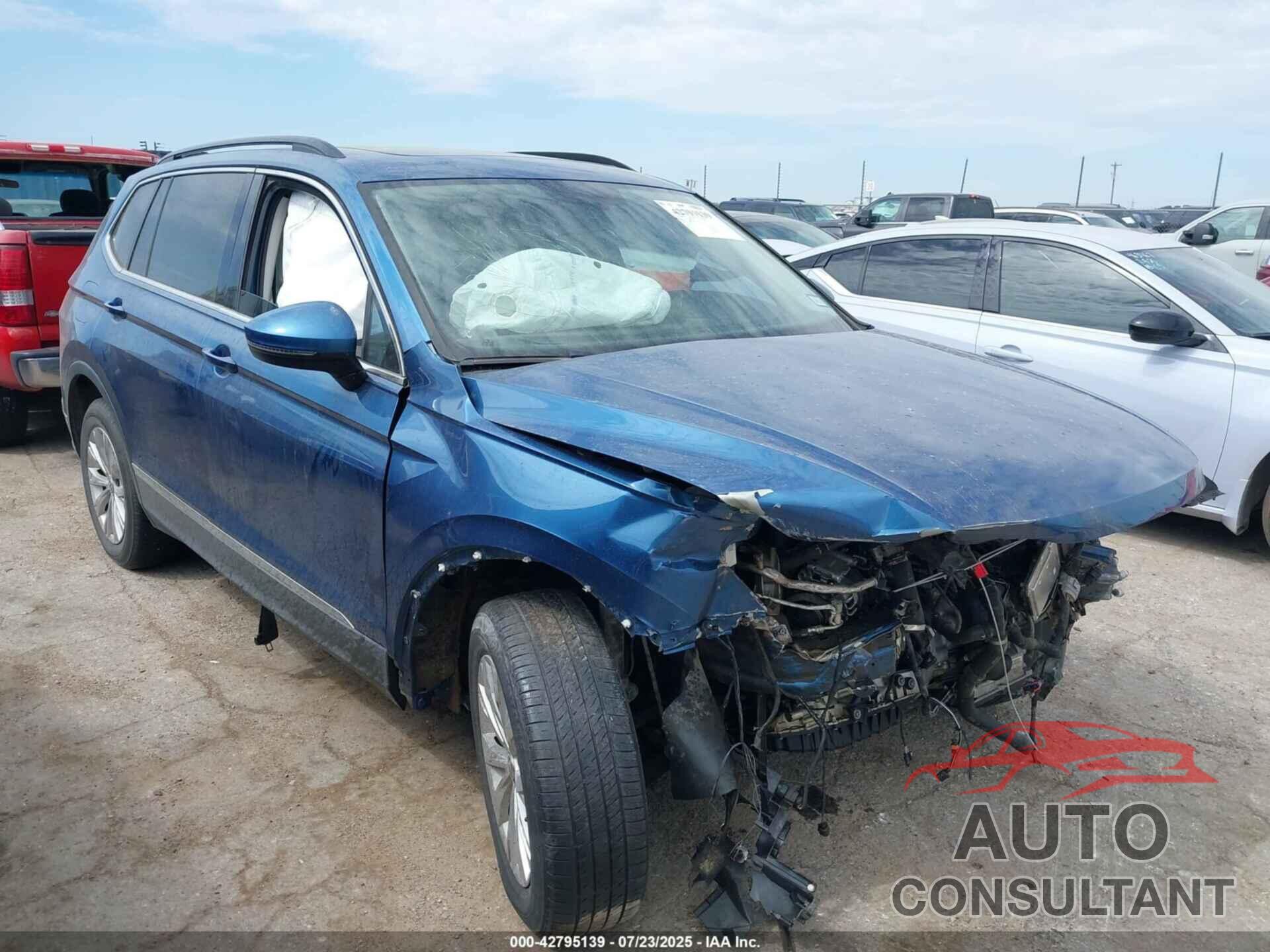 VOLKSWAGEN TIGUAN 2018 - 3VV3B7AX4JM047995