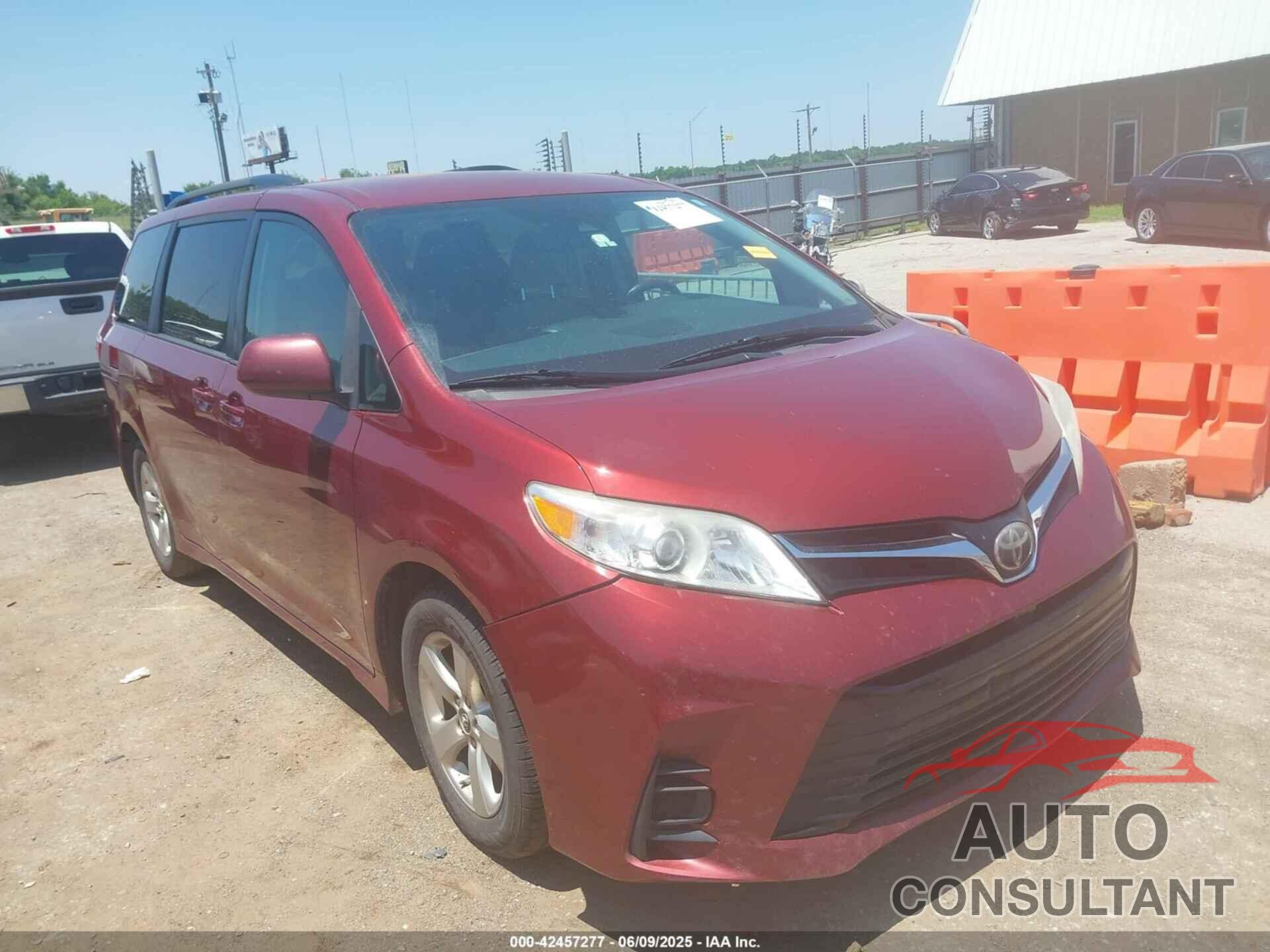 TOYOTA SIENNA 2018 - 5TDKZ3DC9JS908806