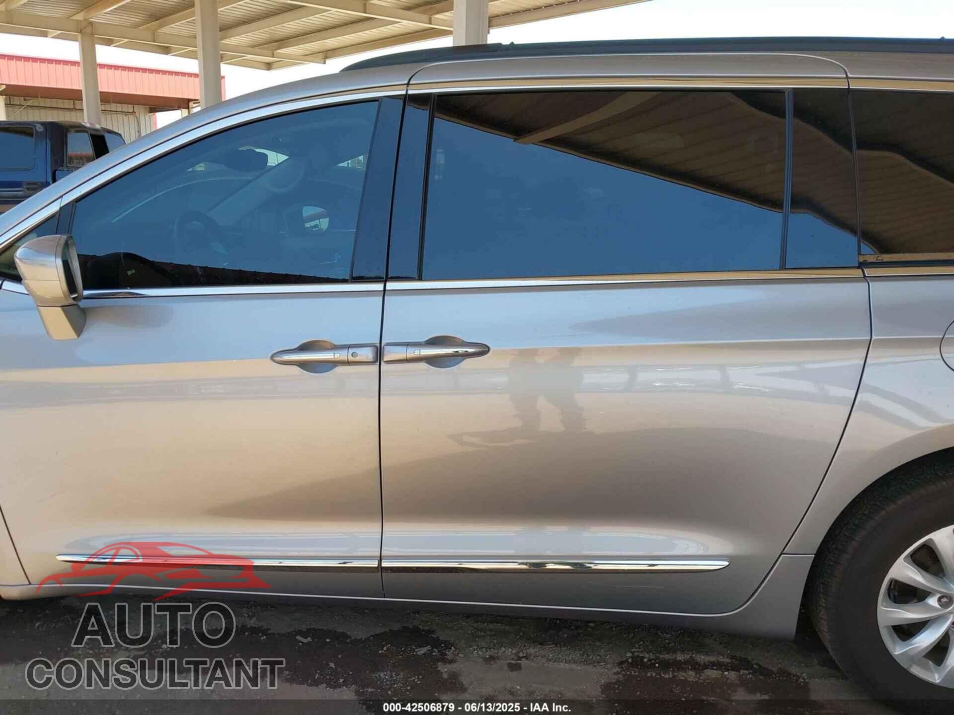 CHRYSLER PACIFICA 2017 - 2C4RC1BG2HR702336