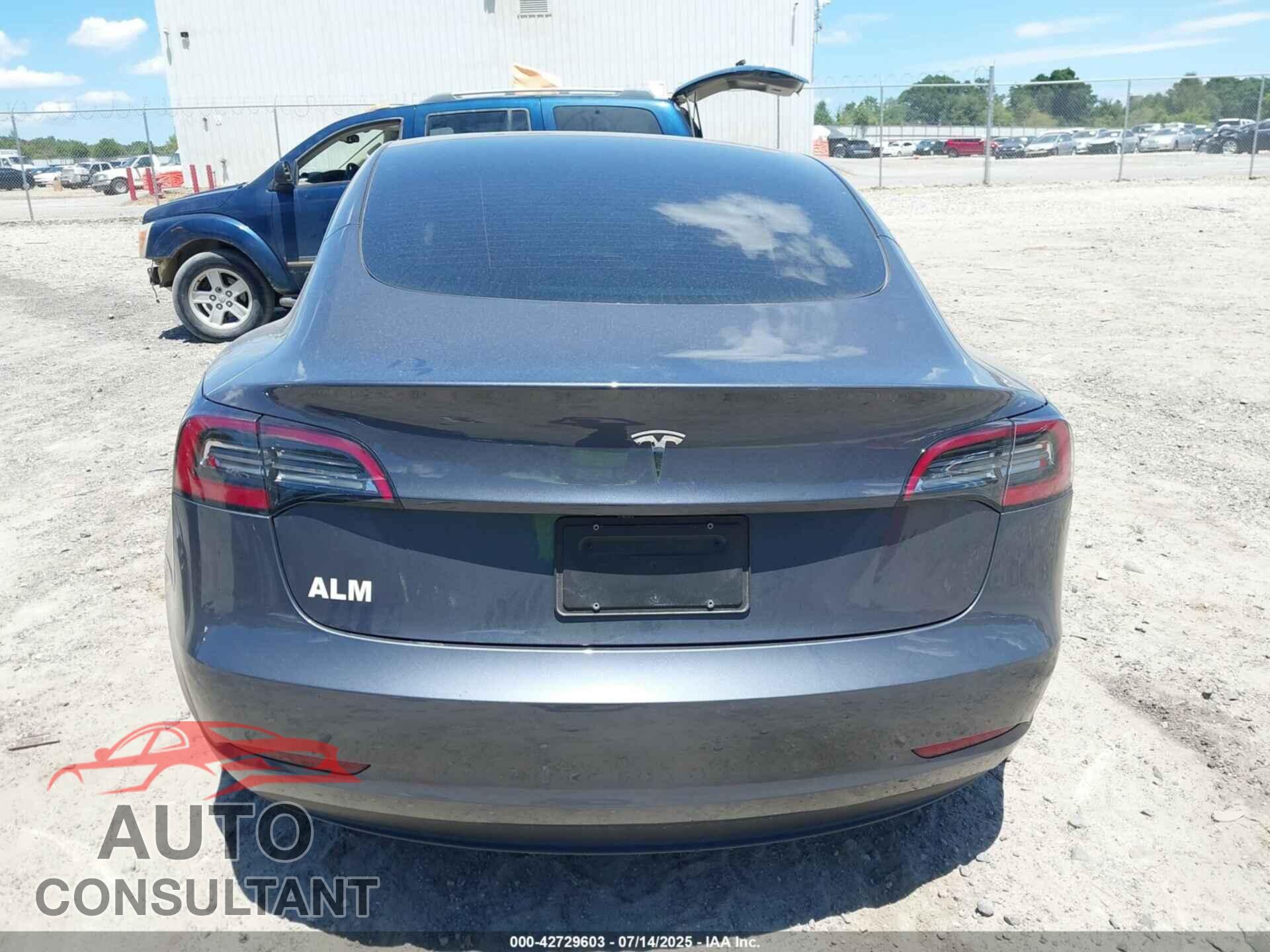 TESLA MODEL 3 2023 - 5YJ3E1EA7PF613072
