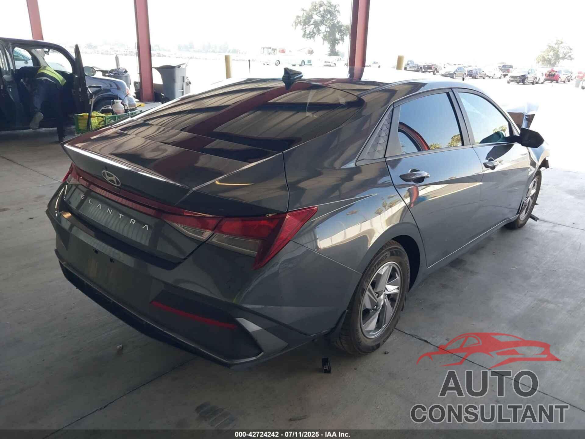 HYUNDAI ELANTRA 2024 - KMHLL4DGXRU817996