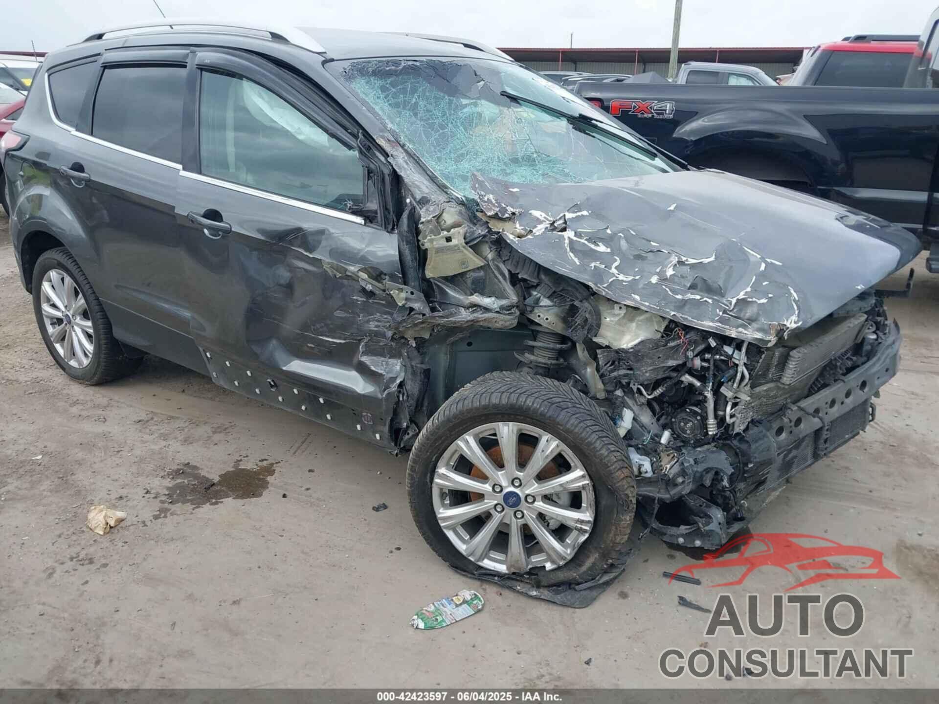 FORD ESCAPE 2017 - 1FMCU0JD9HUD76179