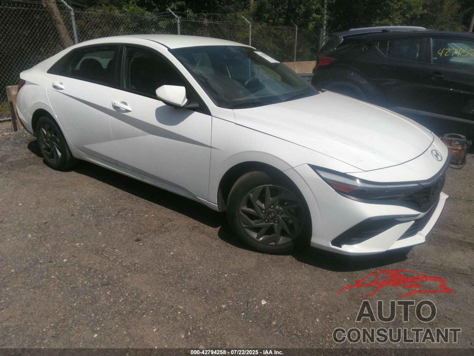 HYUNDAI ELANTRA 2024 - KMHLM4DG8RU678626