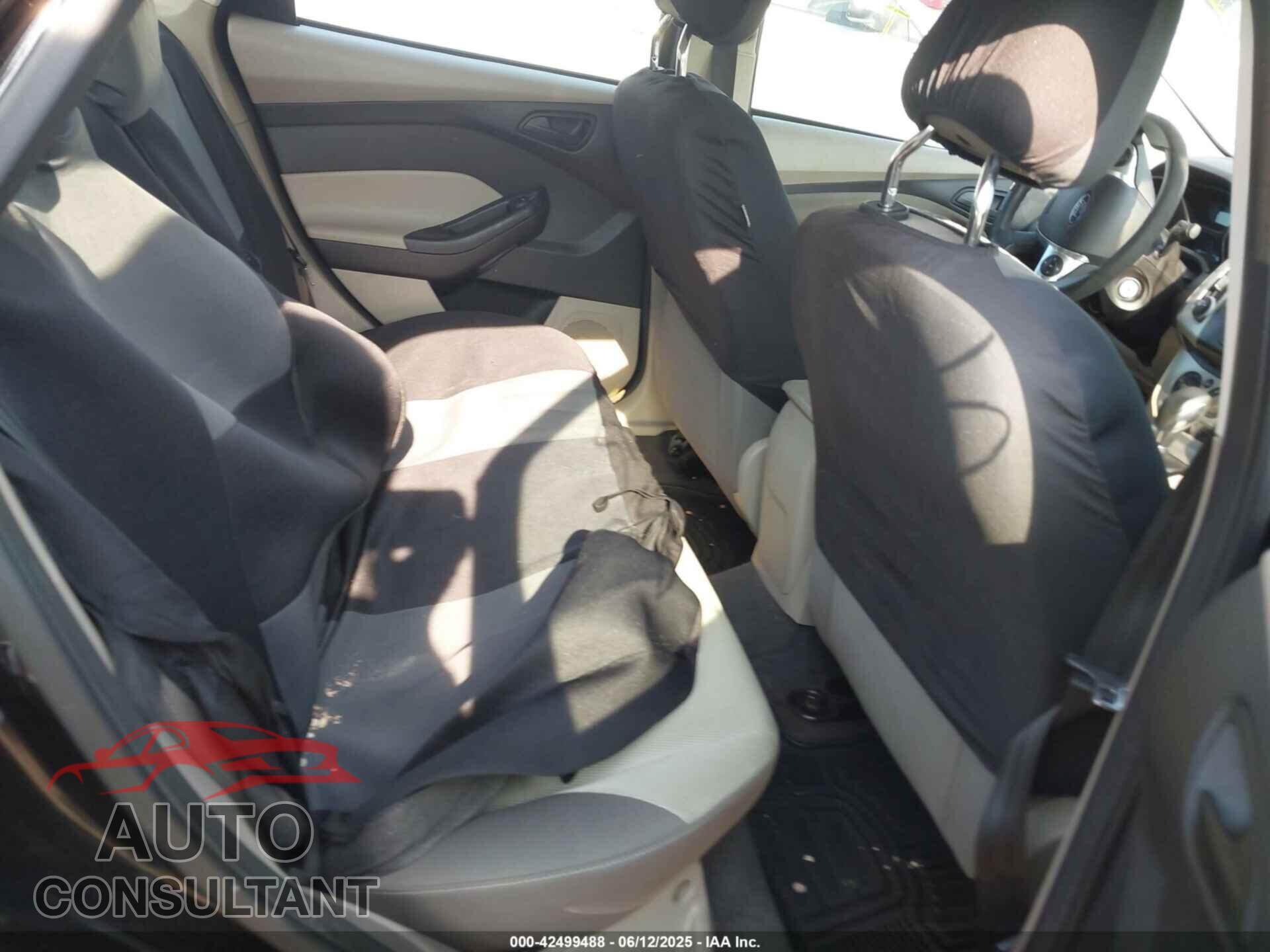 FORD FOCUS 2012 - 1FAHP3F28CL114345