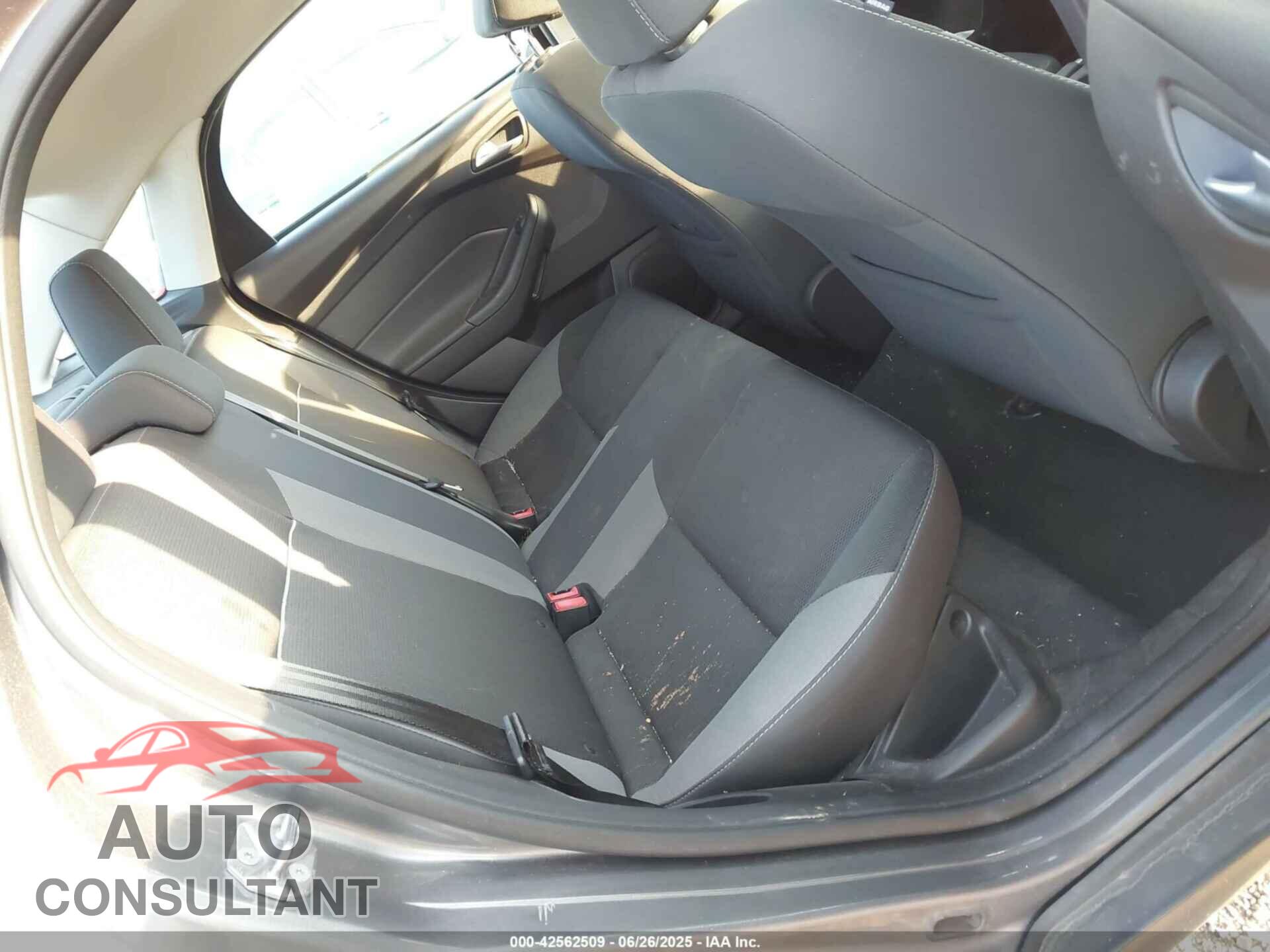 FORD FOCUS 2014 - 1FADP3F29EL291374