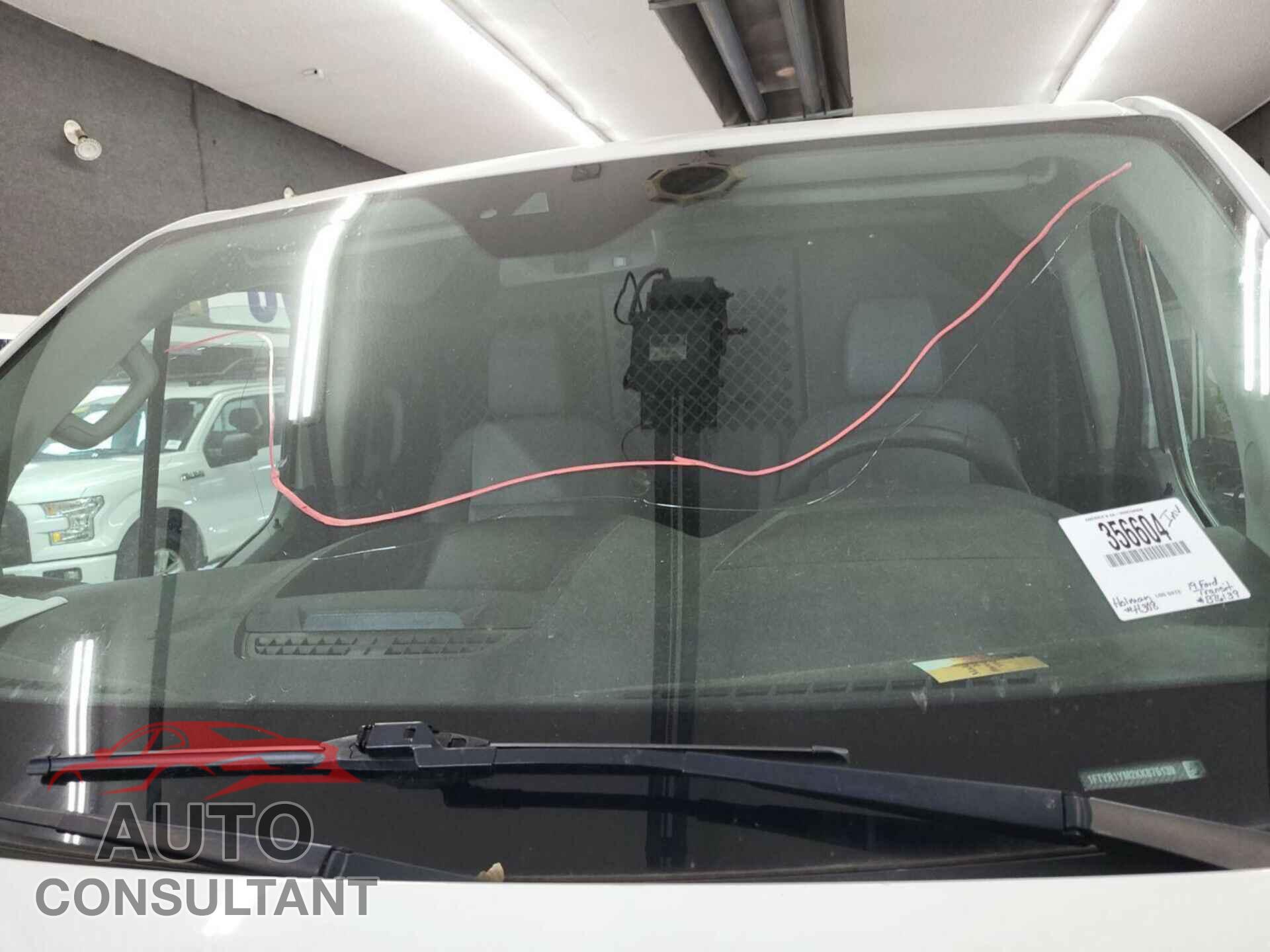 FORD TRANSIT 2019 - 1FTYR1YM2KKB76139