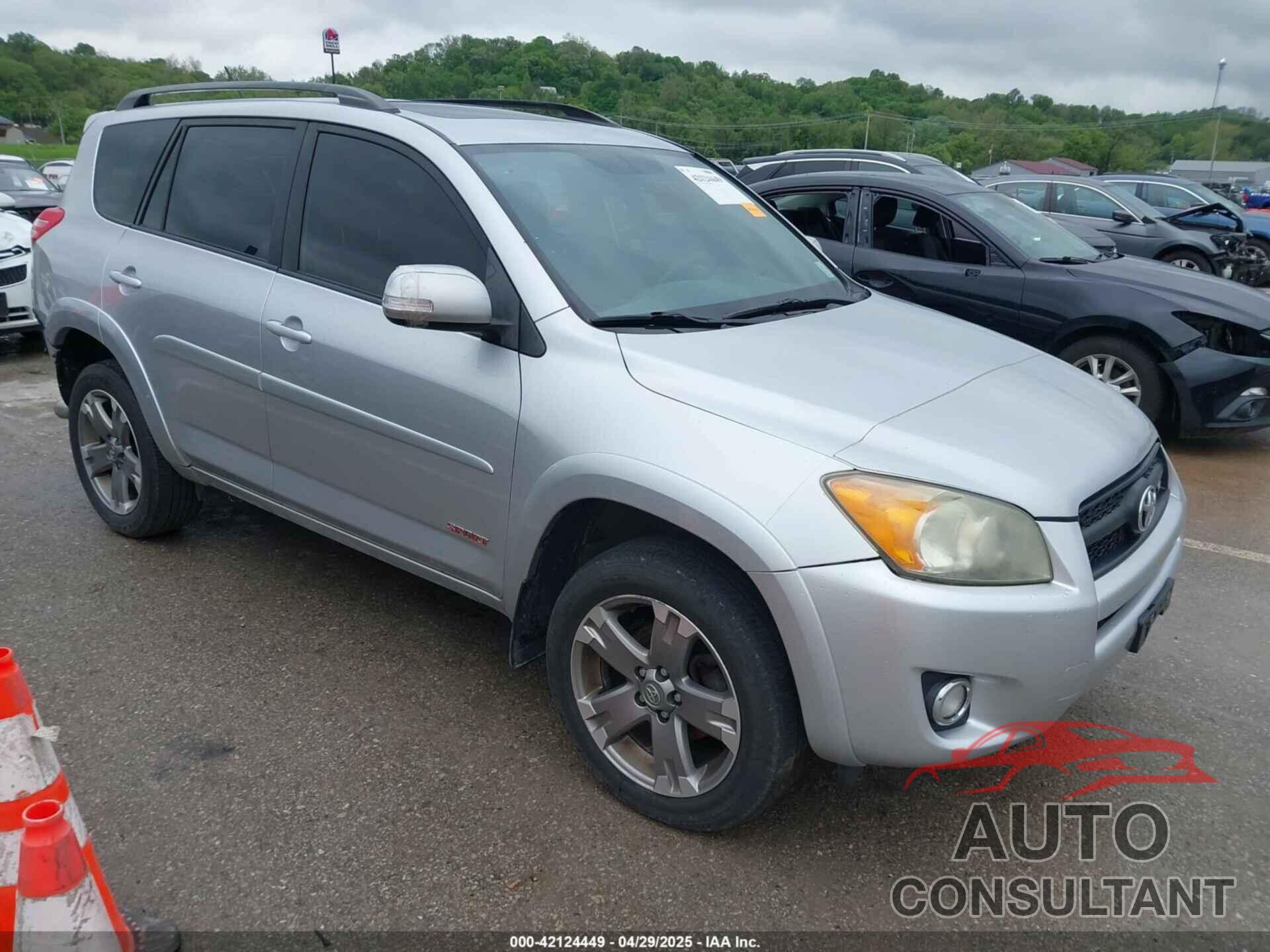 TOYOTA RAV4 2011 - JTMRK4DV1B5101858
