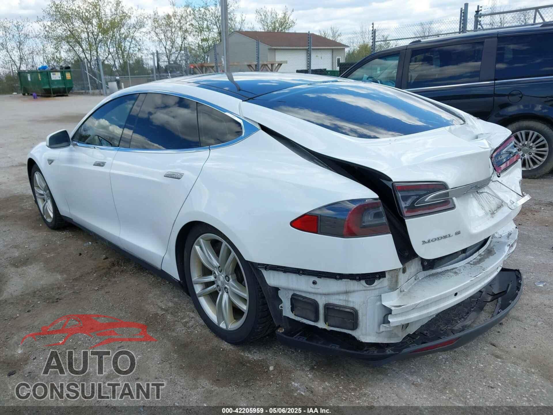 TESLA MODEL S 2015 - 5YJSA1H26FF084143