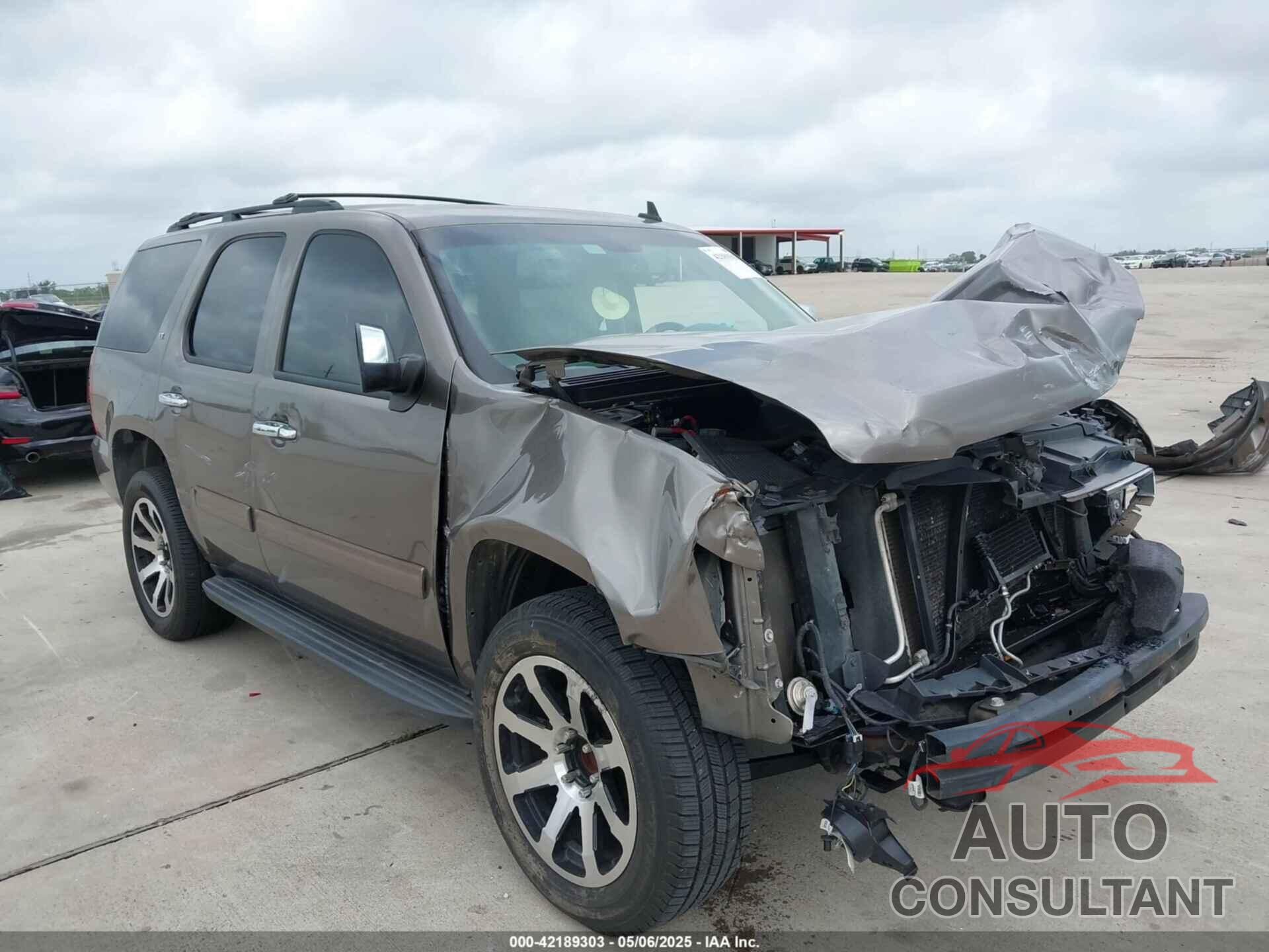CHEVROLET TAHOE 2011 - 1GNSCBE02BR342186