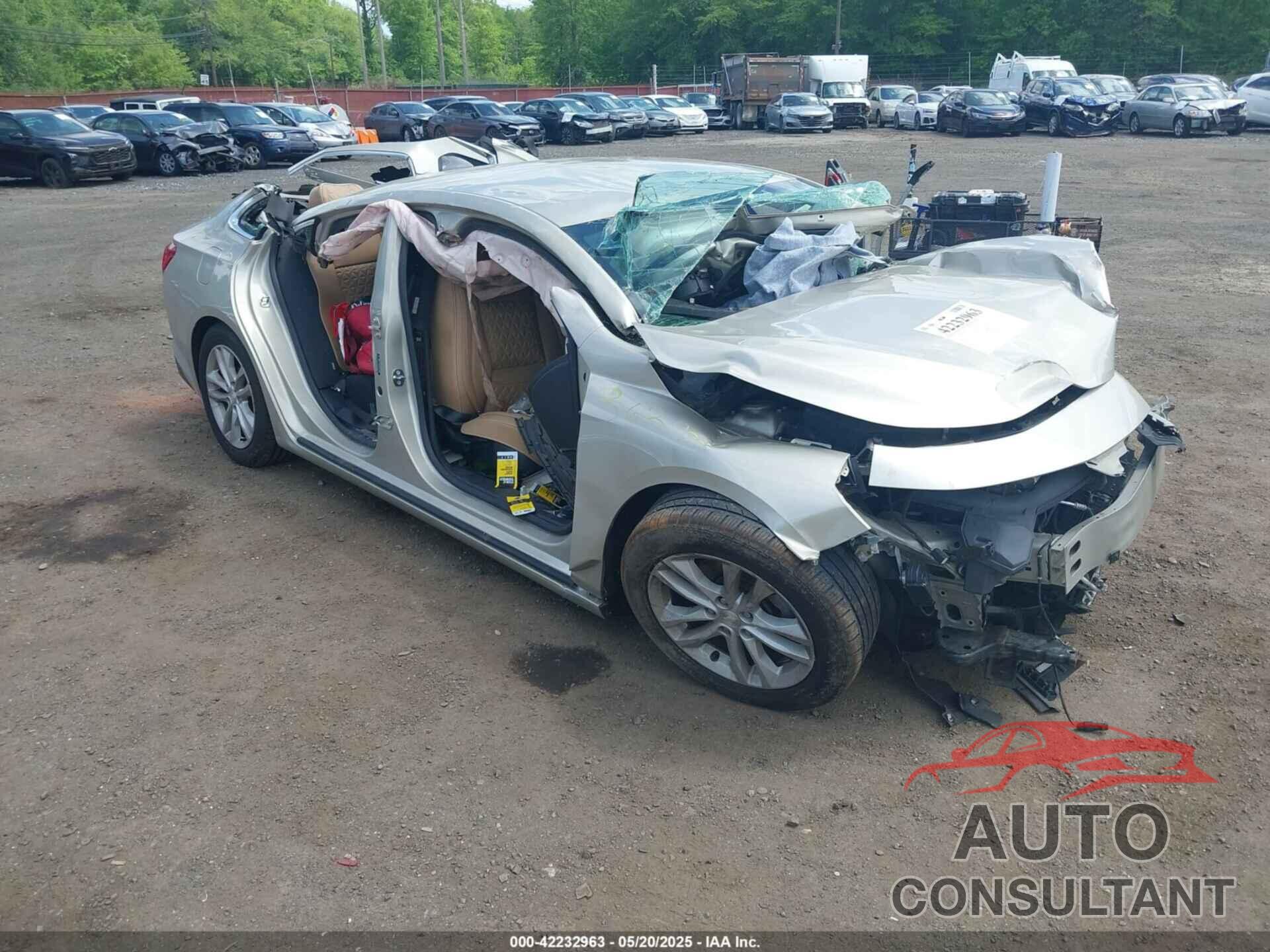 CHEVROLET MALIBU 2016 - 1G1ZE5ST3GF228393