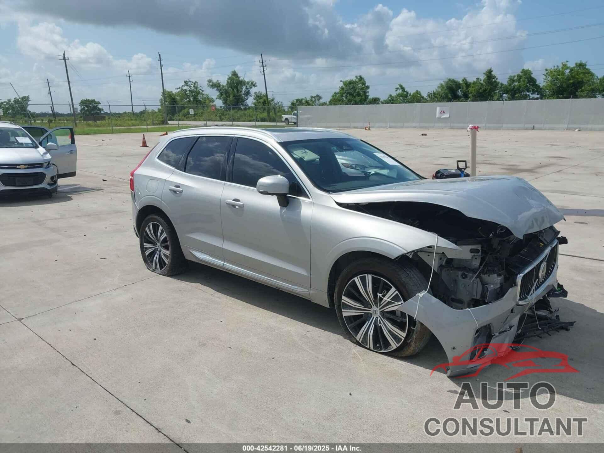 VOLVO XC60 2023 - YV4L12DE2P1302404