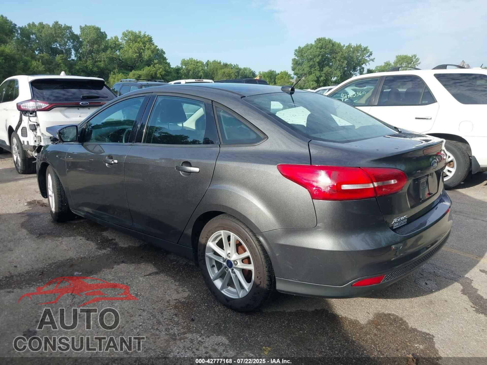 FORD FOCUS 2015 - 1FADP3F26FL307743
