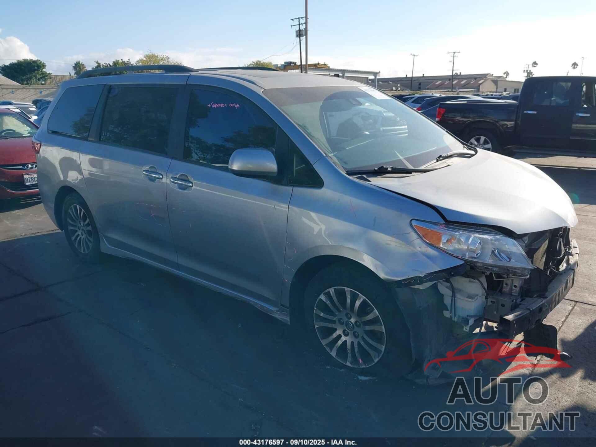 TOYOTA SIENNA 2018 - 5TDYZ3DC9JS910226