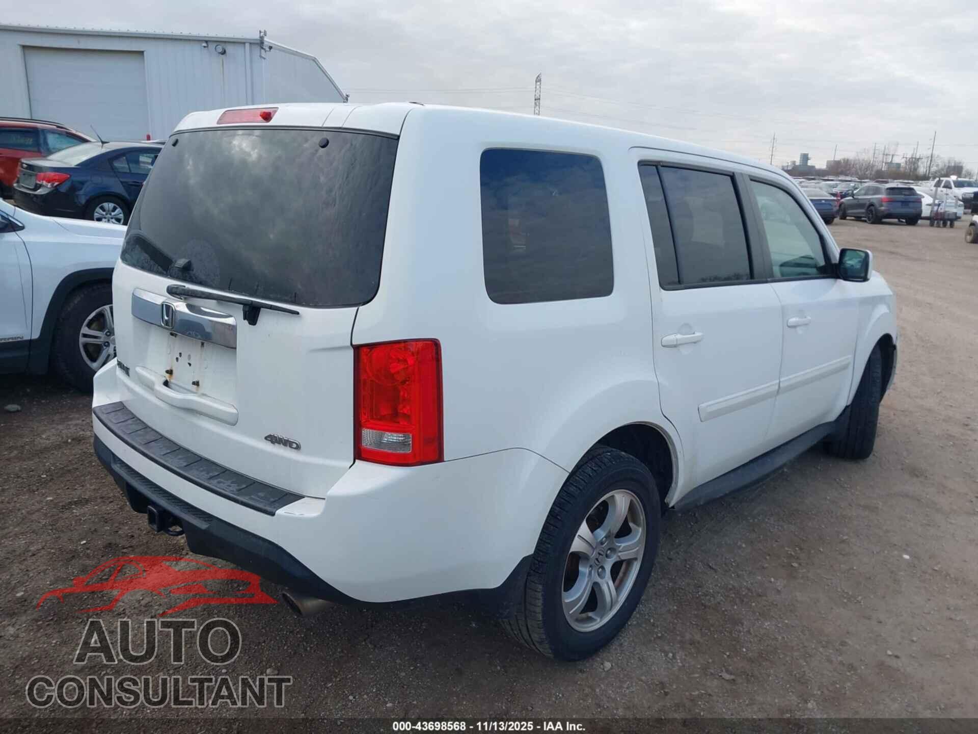 HONDA PILOT 2015 - 5FNYF4H41FB028366