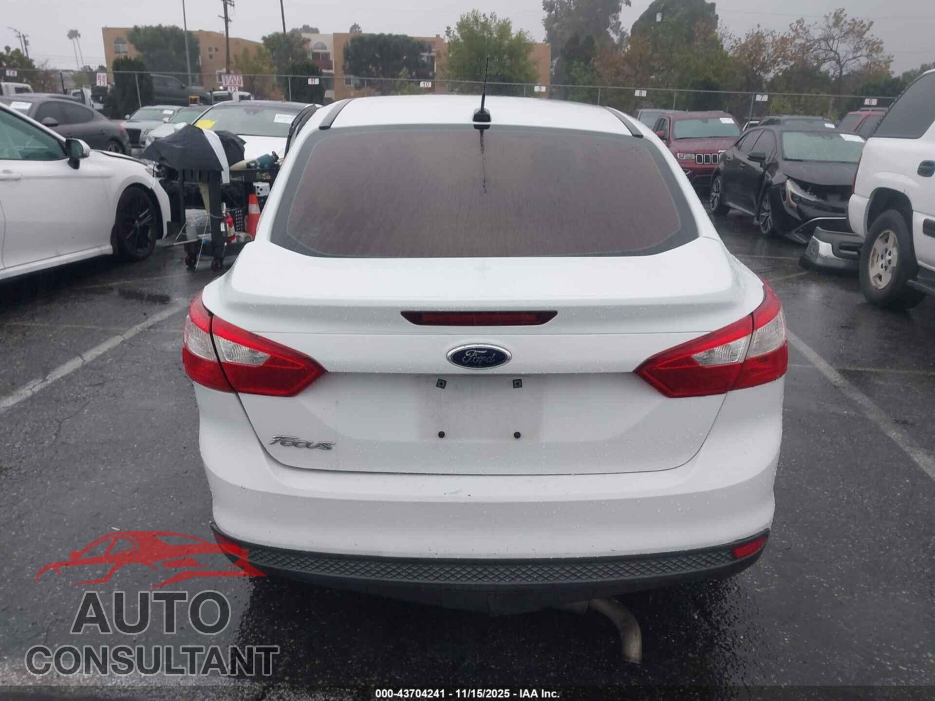 FORD FOCUS 2014 - 1FADP3E20EL198440