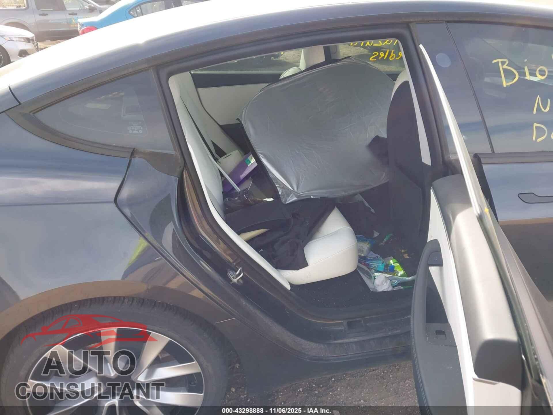 TESLA MODEL 3 2024 - 5YJ3E1EB4RF758808