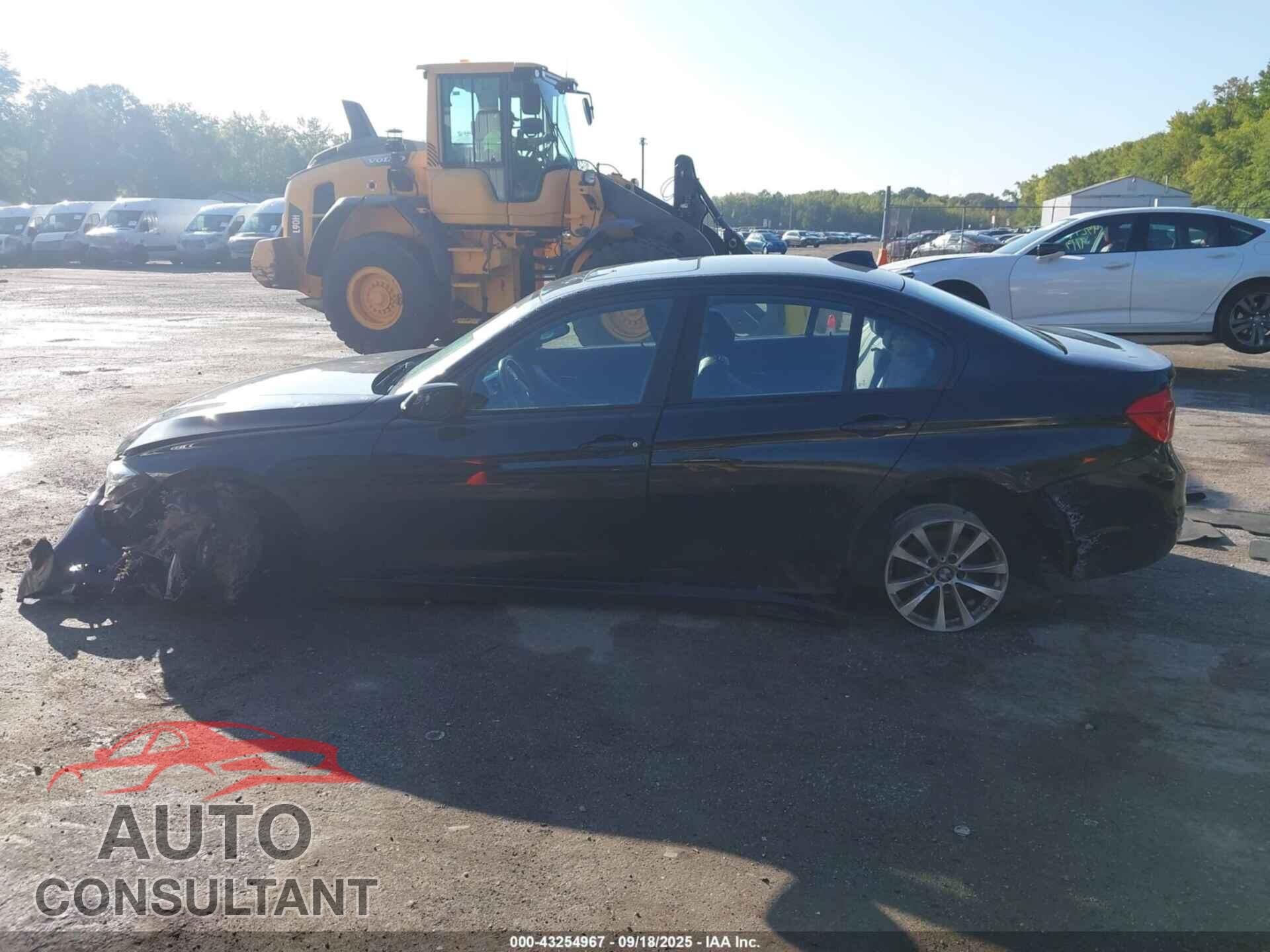 BMW 320I 2016 - WBA8E5G56GNU19158