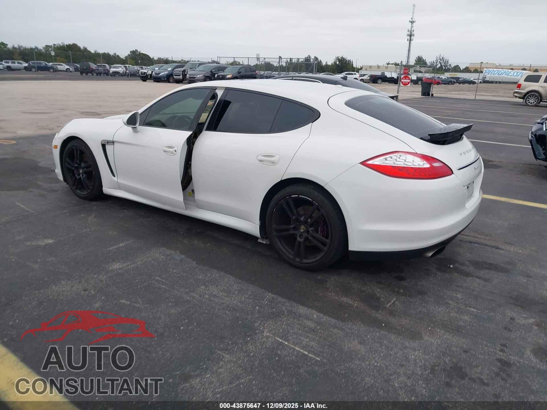 PORSCHE PANAMERA 2011 - WP0AA2A72BL021698
