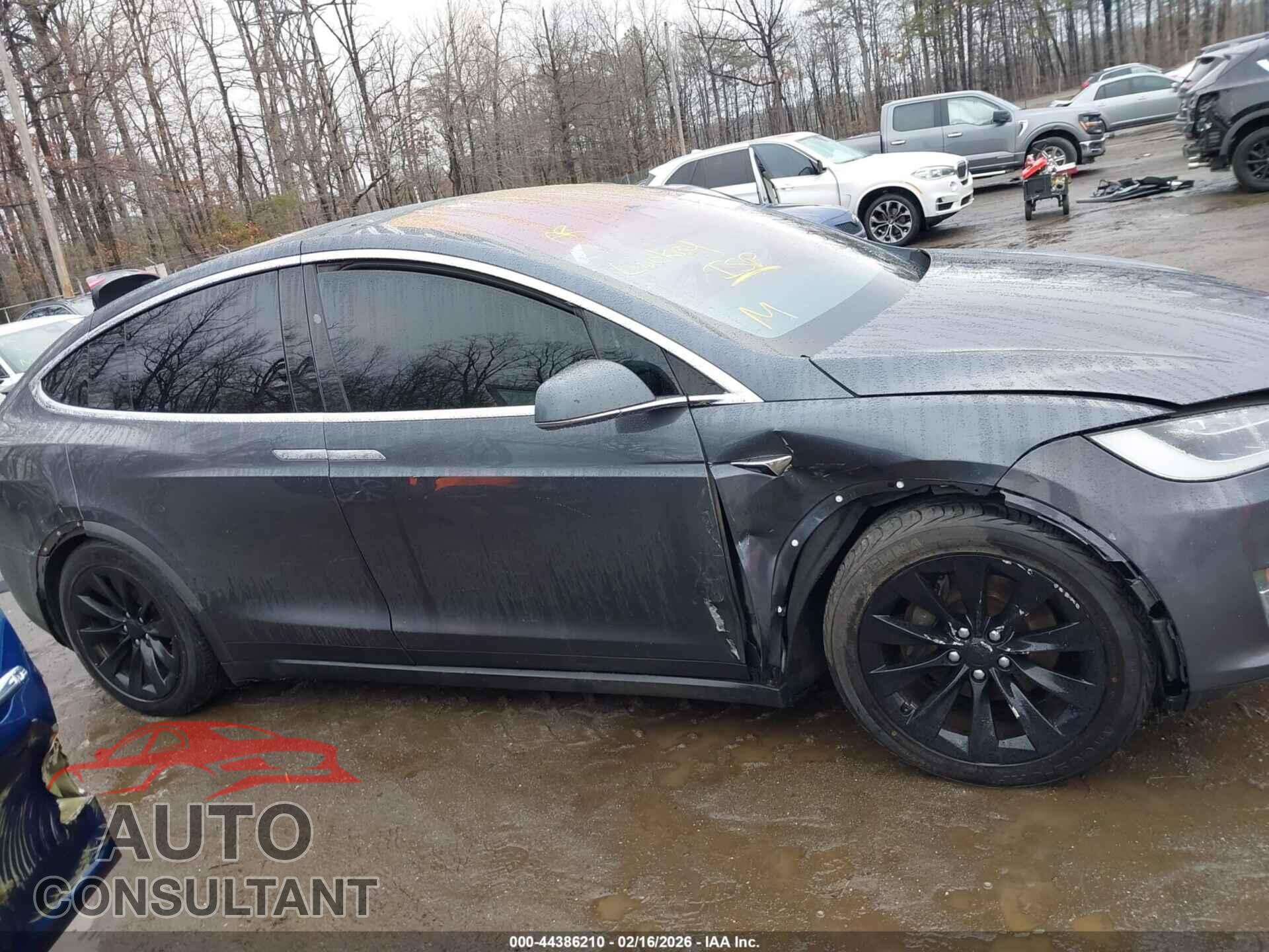 TESLA MODEL X 2016 - 5YJXCBE21GF027909