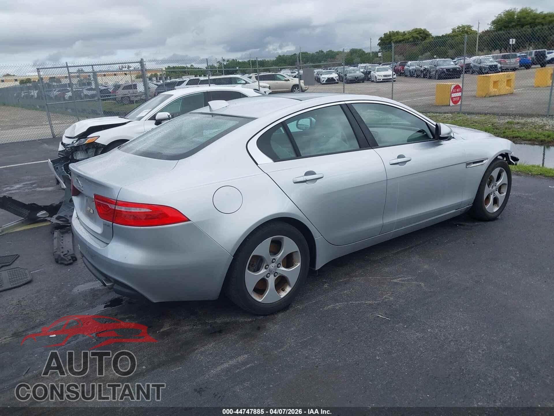 JAGUAR XE 2017 - SAJAR4BG5HA973264